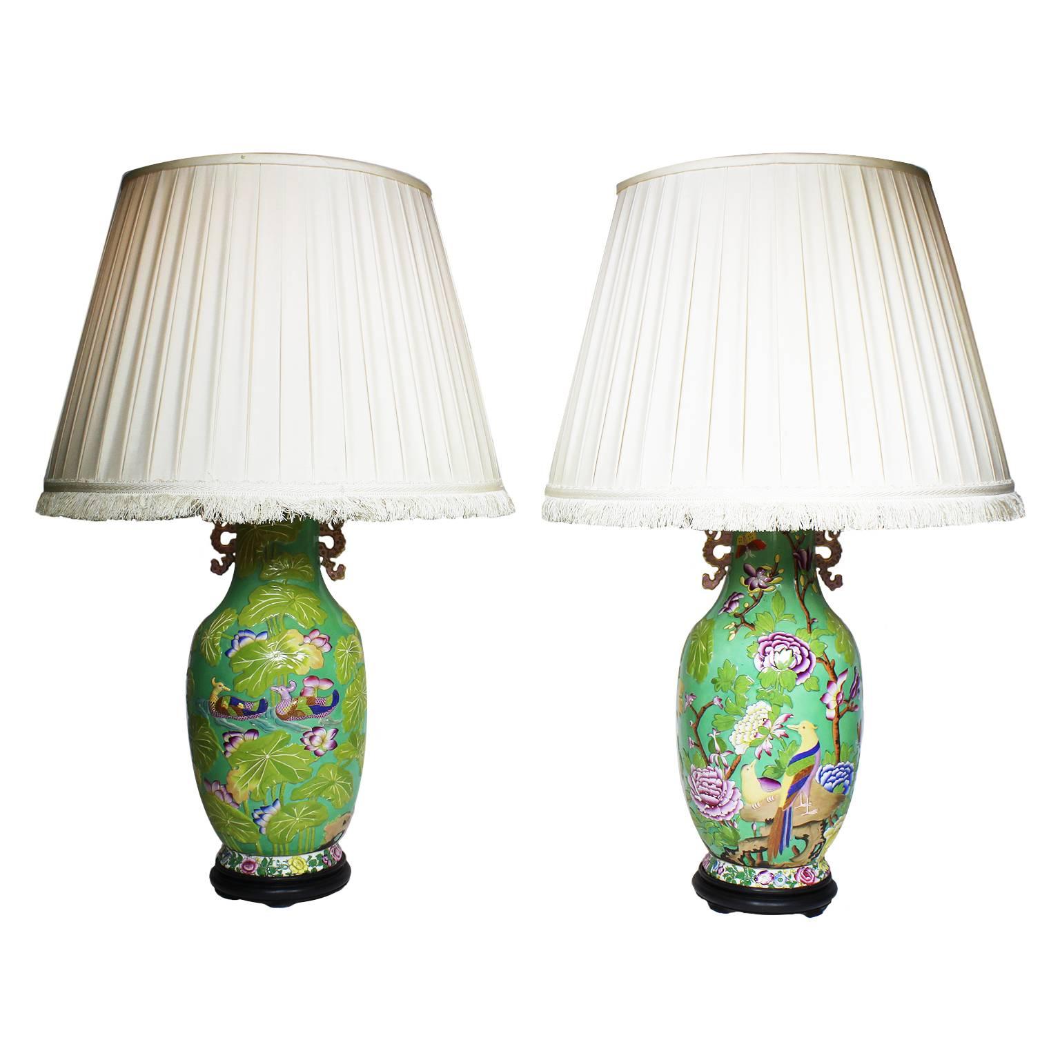 Pair of English 19th-20th Century Chinoiserie Style Porcelain Vases Table Lamps 5
