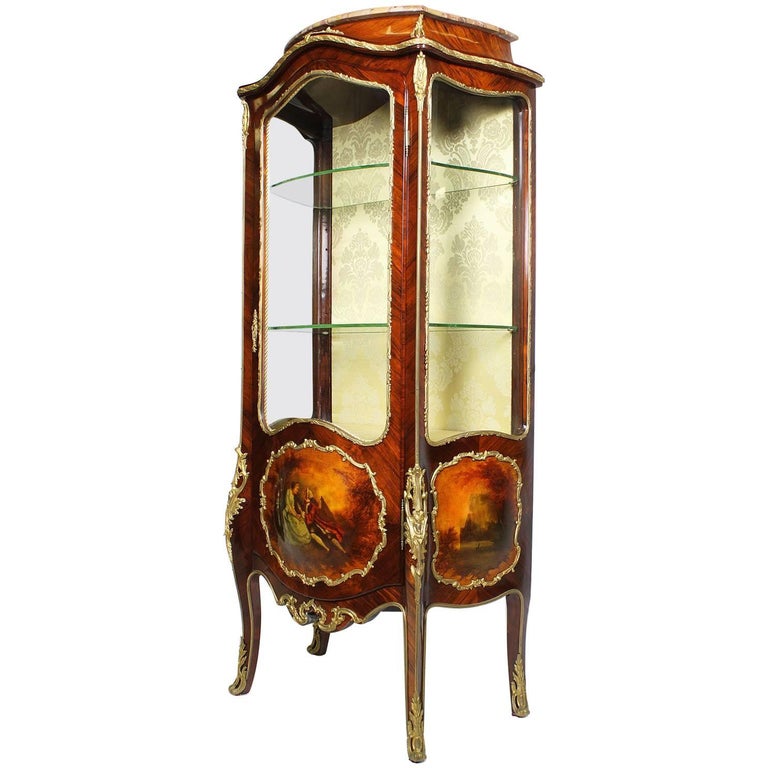 French 19th Century Louis XV Style Gilt Bronze-Mounted and Vernis Martin Vitrine For Sale