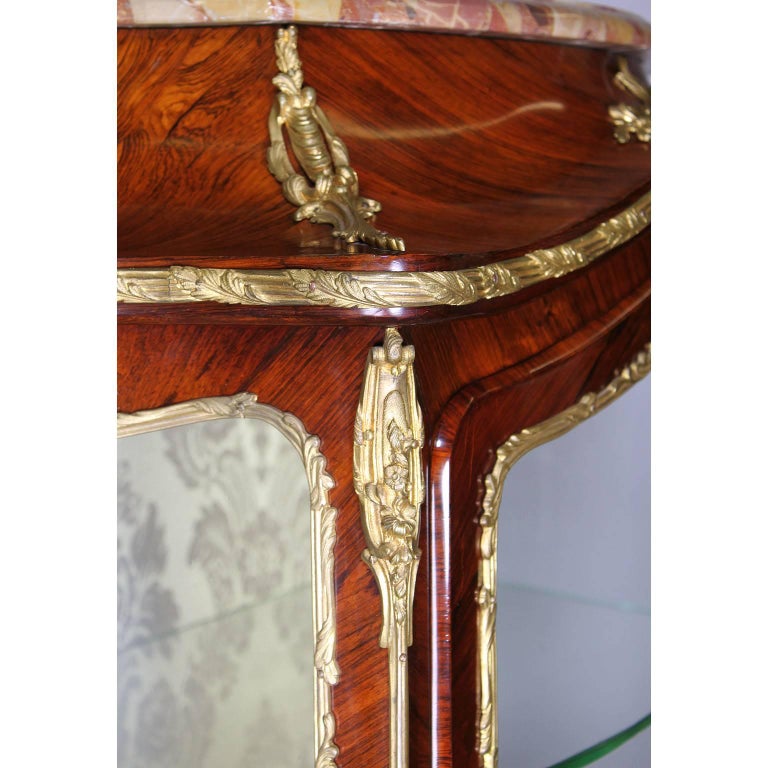 French 19th Century Louis XV Style Gilt Bronze-Mounted and Vernis Martin Vitrine For Sale 1