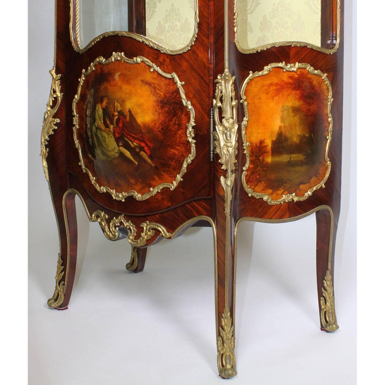 French 19th Century Louis XV Style Gilt Bronze-Mounted and Vernis Martin Vitrine For Sale 2