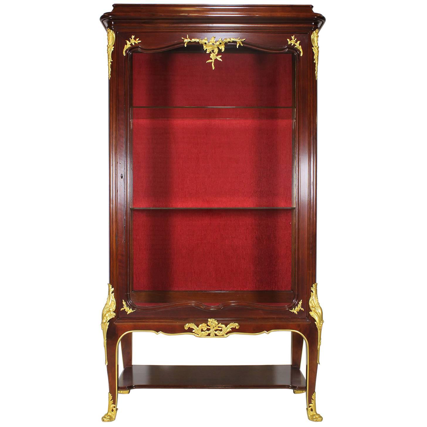 French, 19th-20th Century Louis XV Style Gilt Bronze-Mounted Vitrine by Haentges For Sale