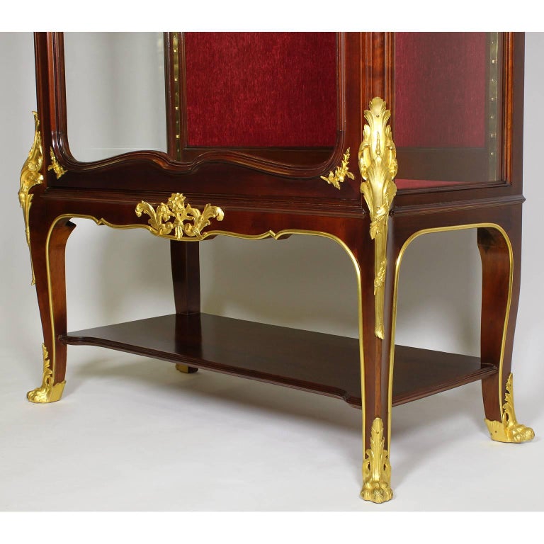 French, 19th-20th Century Louis XV Style Gilt Bronze-Mounted Vitrine by Haentges For Sale 2