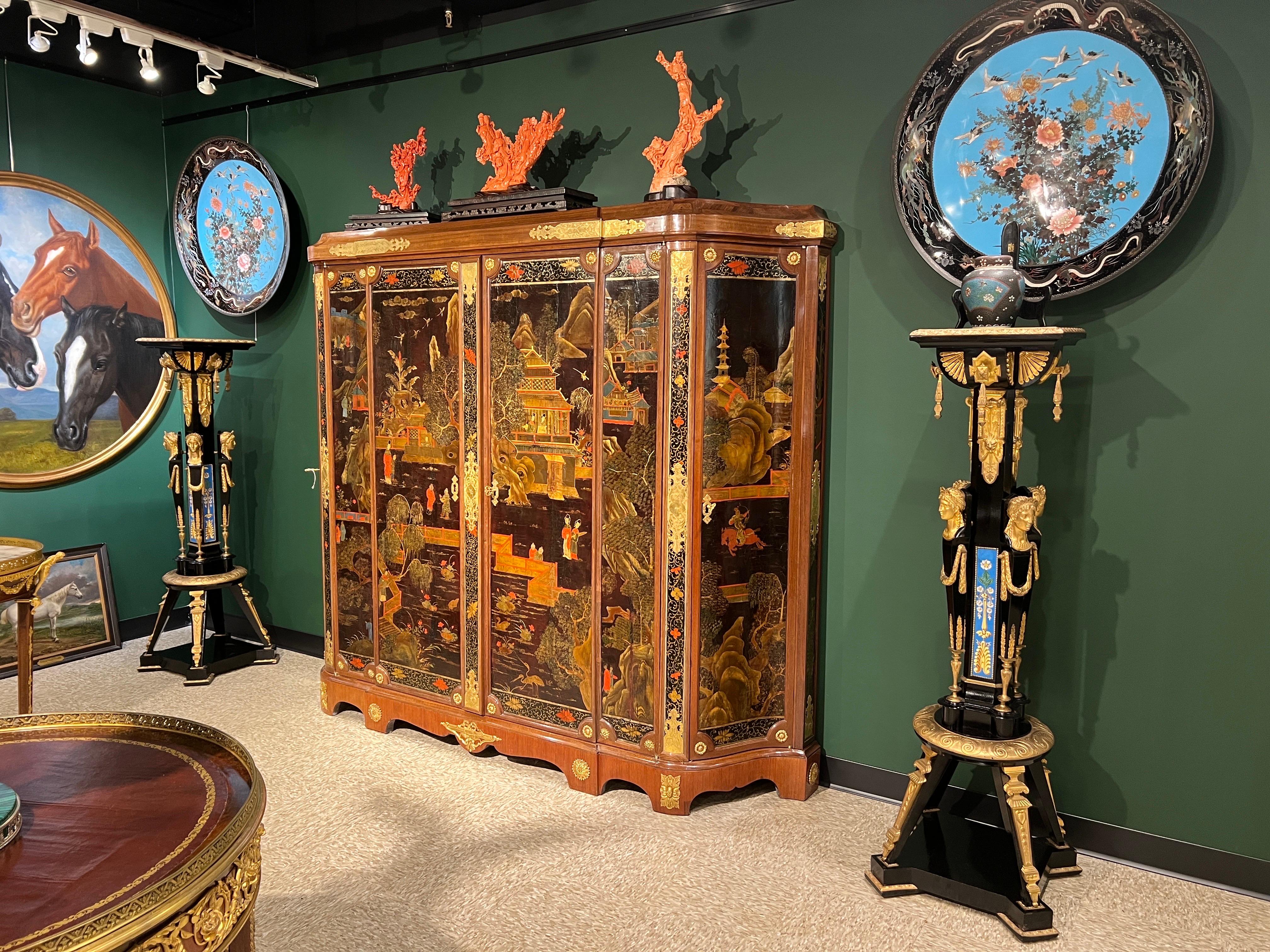 Rare meuble de rangement Louis XV en bois de tulipier et laque chinoise monté en bronze doré en vente 10