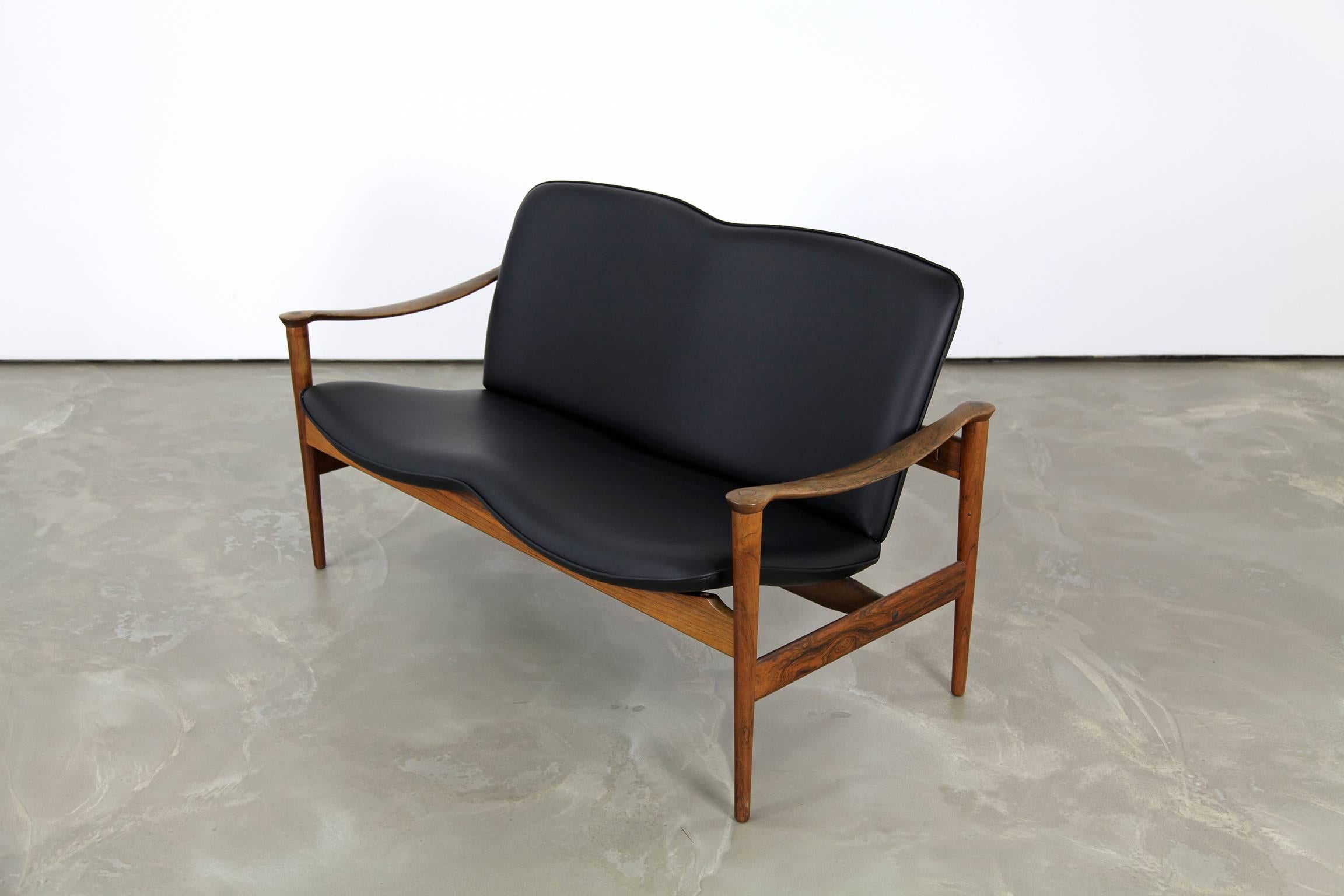 Rosewood Two-Seat Sofa by Frederik Kayser In Excellent Condition In Munster, NRW