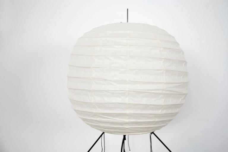 Isamu Noguchi Lamp UF2-FF Akari Light Sculpture at 1stdibs Isamu Noguchi Lamp UF2-FF Akari Light Sculpture at 1stdibs