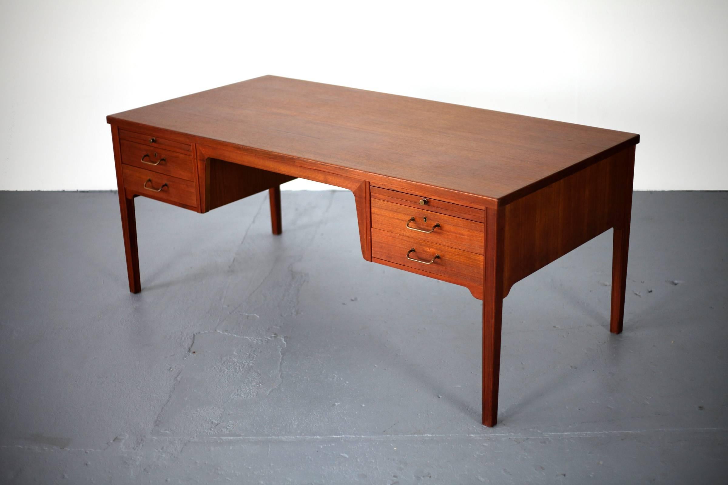 Beautifully executed Danish Modern Teak Desk from the 1950s 1