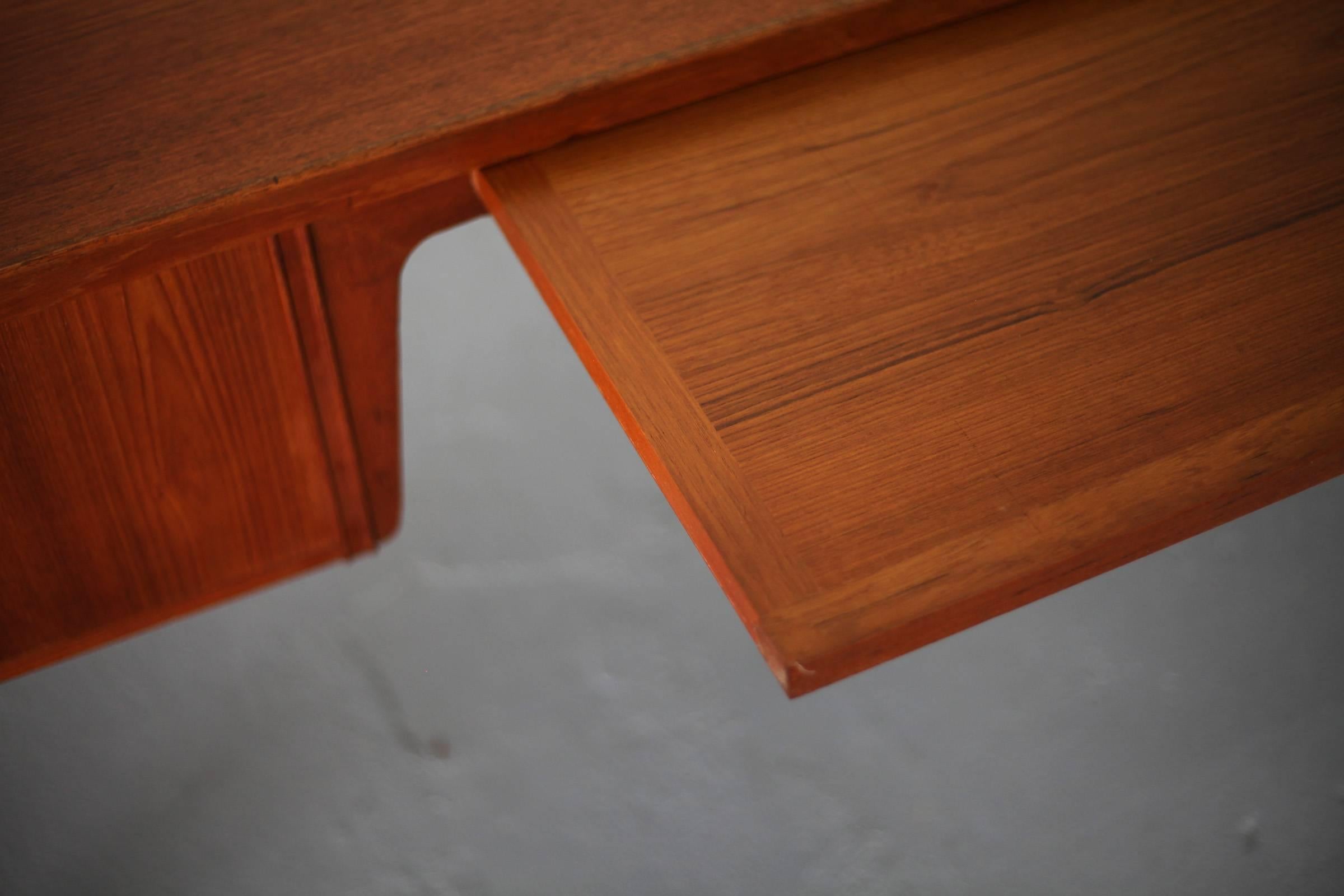 Beautifully executed Danish Modern Teak Desk from the 1950s 3