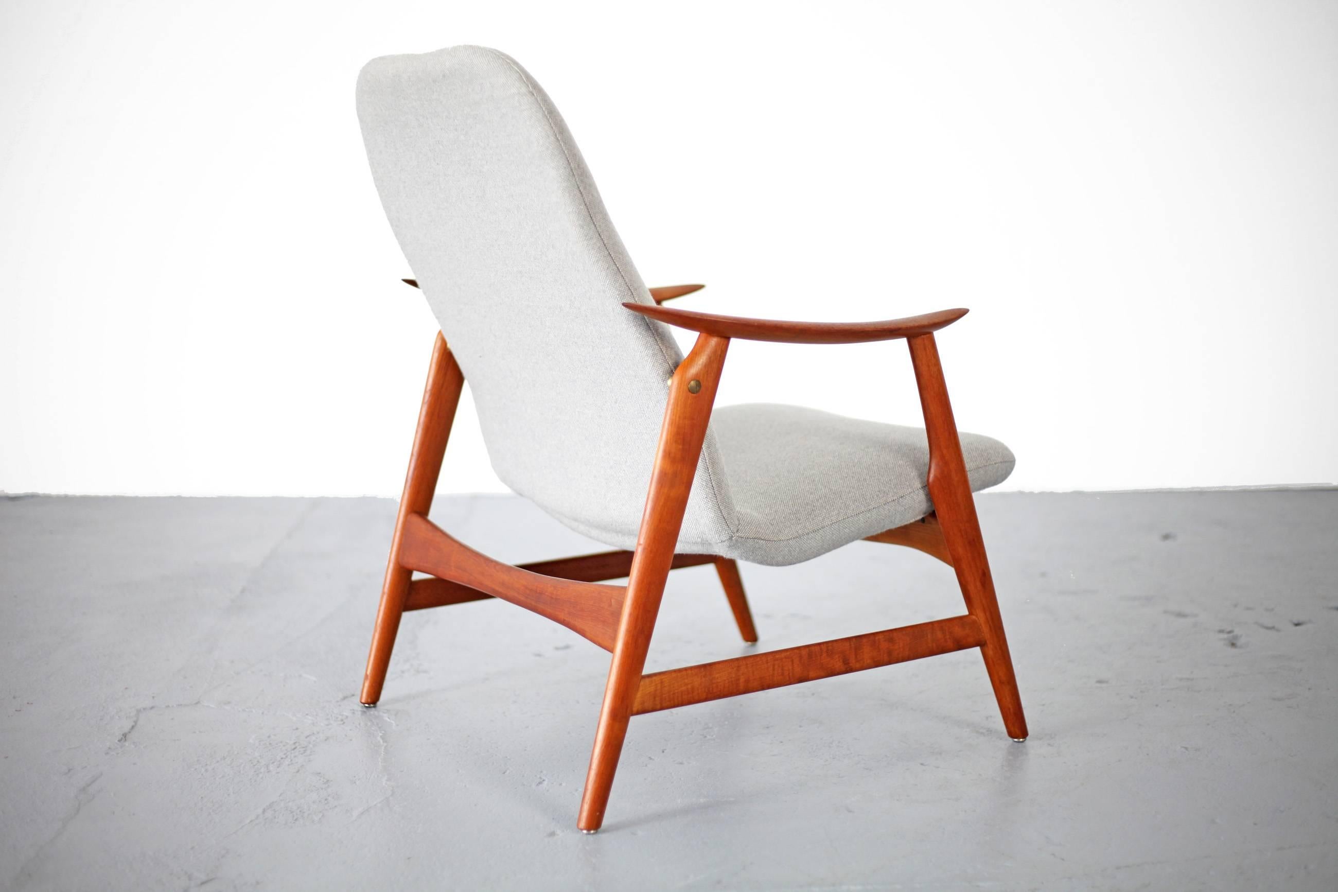 20th Century Mid-Century Modern Teak Easy Chair For Sale