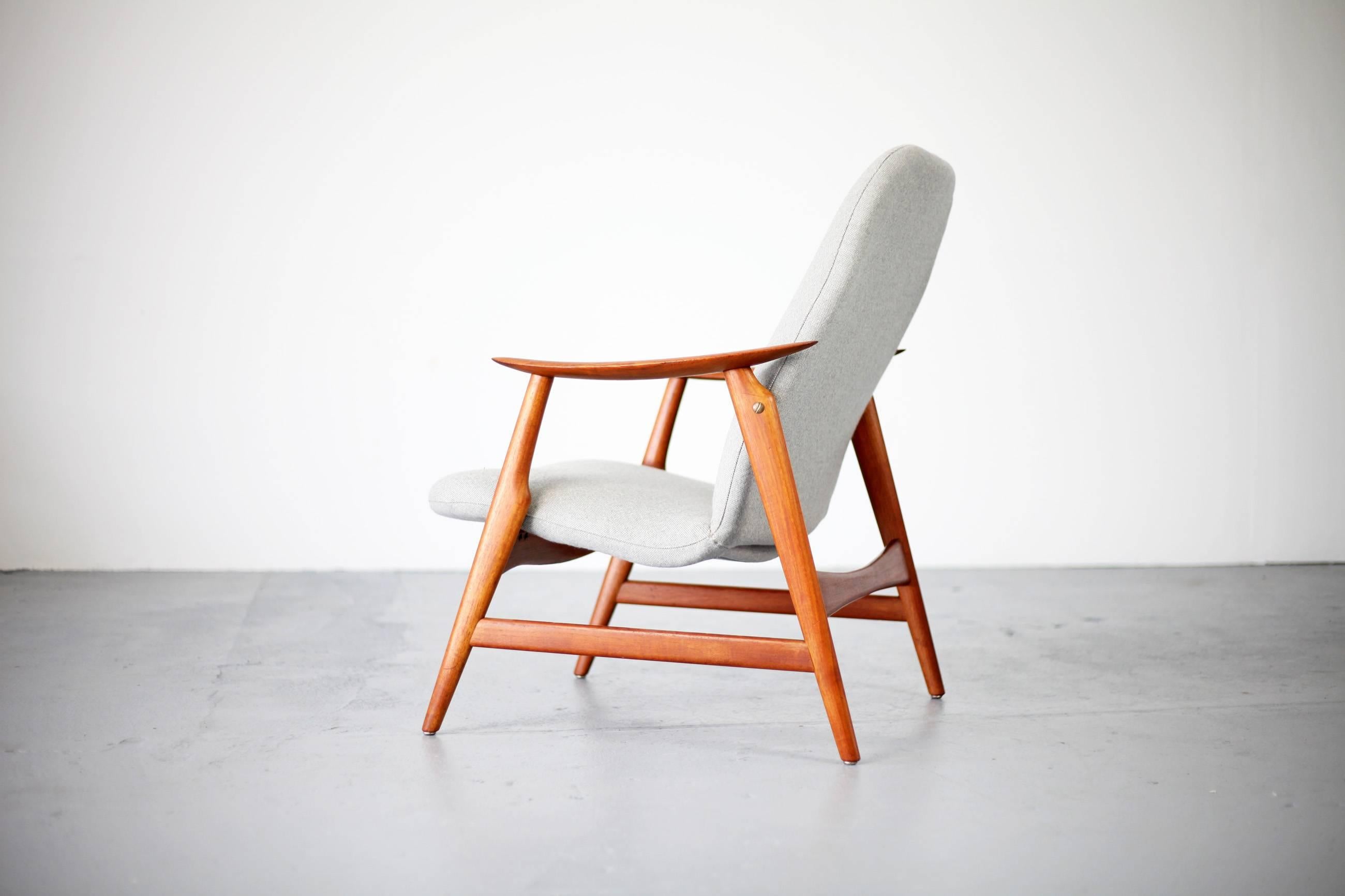 Mid-Century Modern Teak Easy Chair For Sale 3