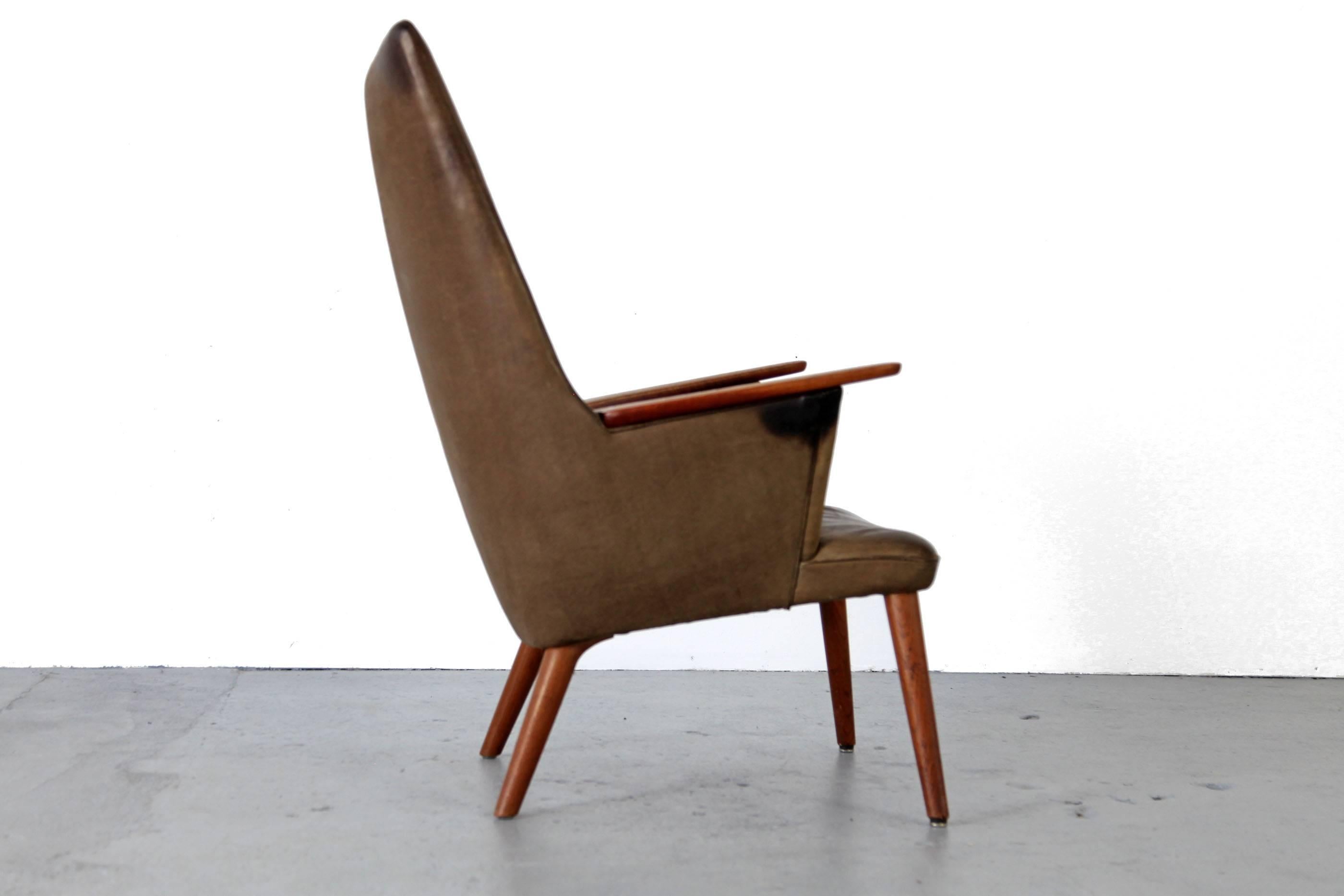 Scandinavian Modern Lounge Chair by Hans J. Wegner, Produced by A.P. Stolen