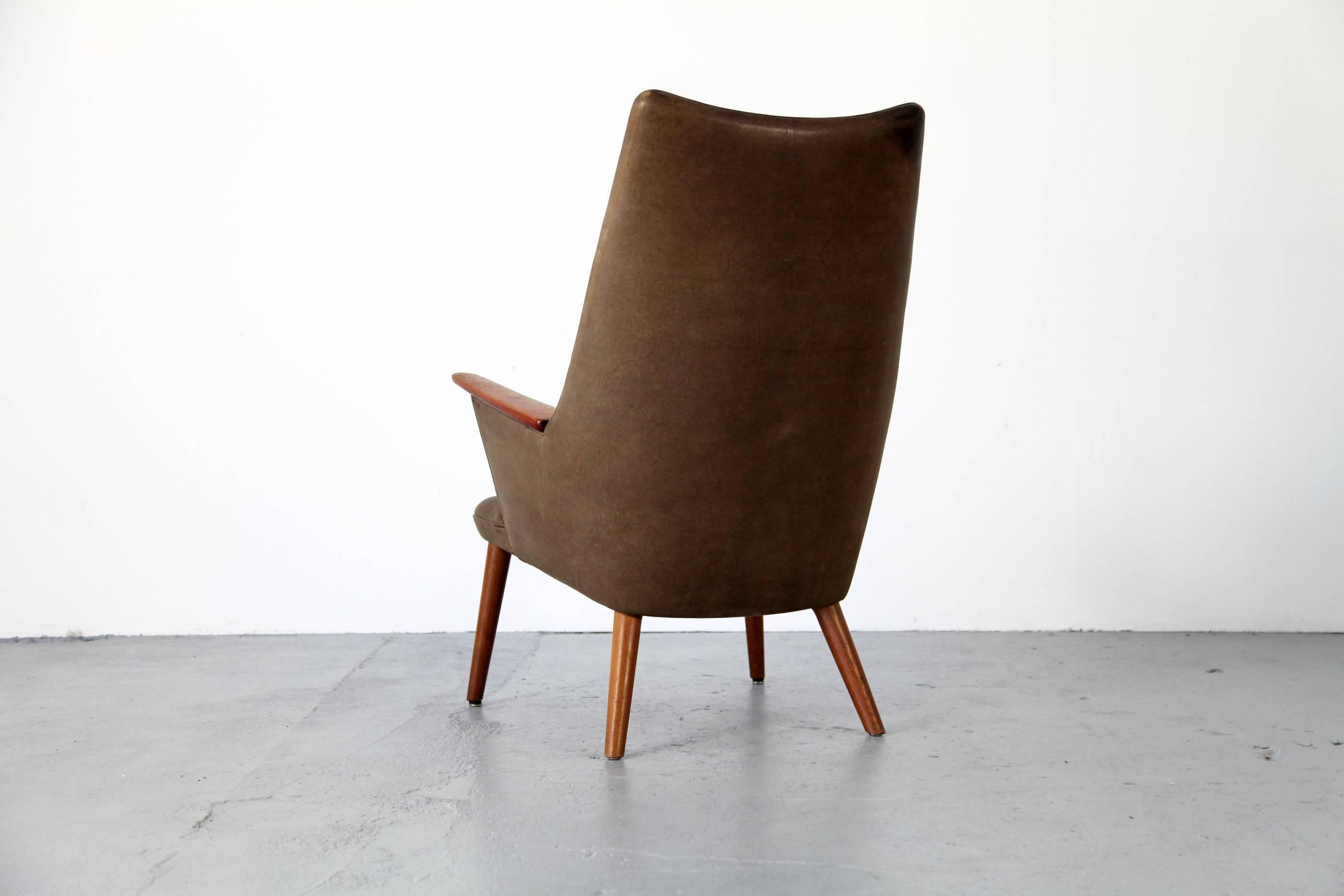 20th Century Lounge Chair by Hans J. Wegner, Produced by A.P. Stolen