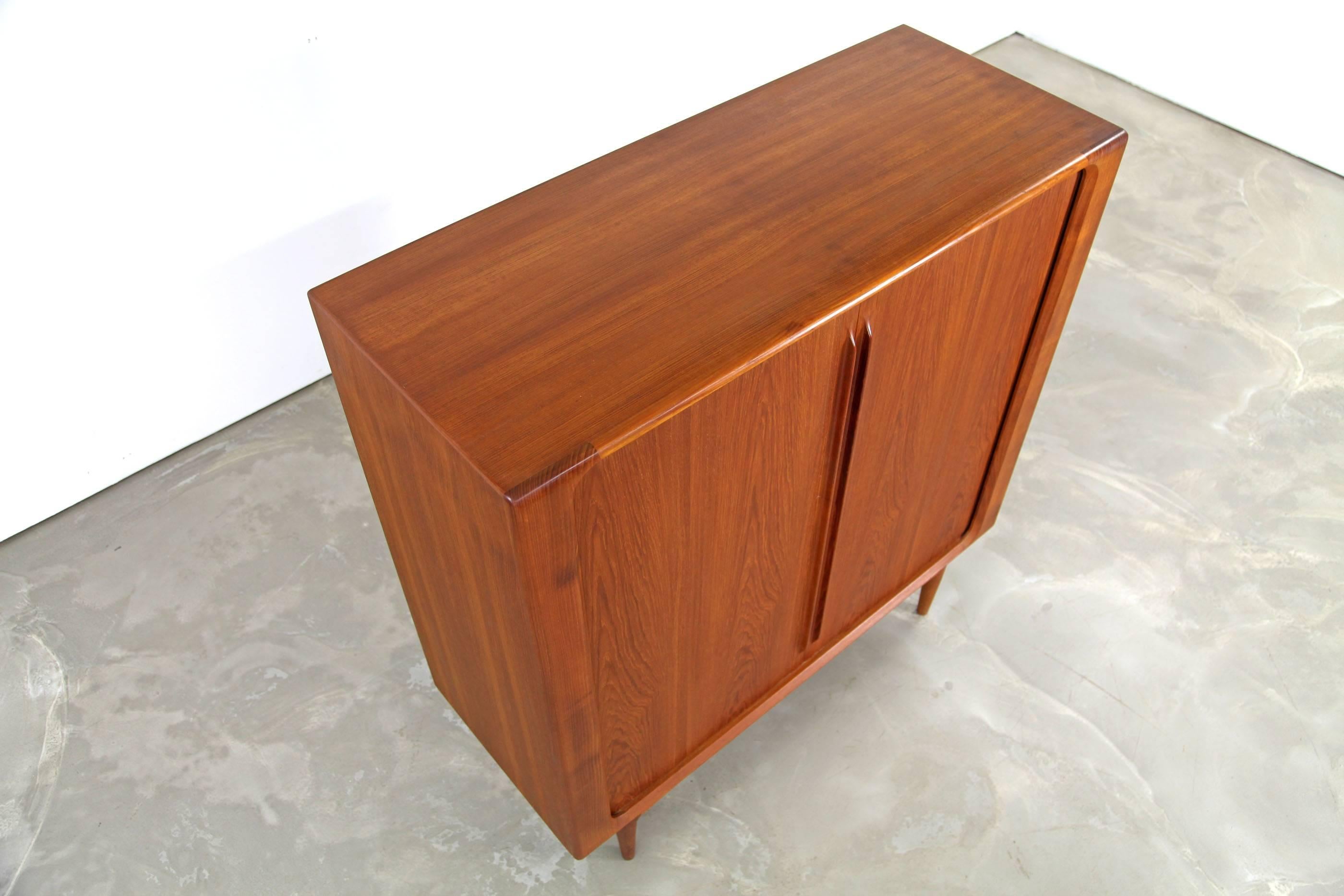 Highboard by Bernhard Pedersen & Son, Made in Denmark In Excellent Condition In Munster, NRW