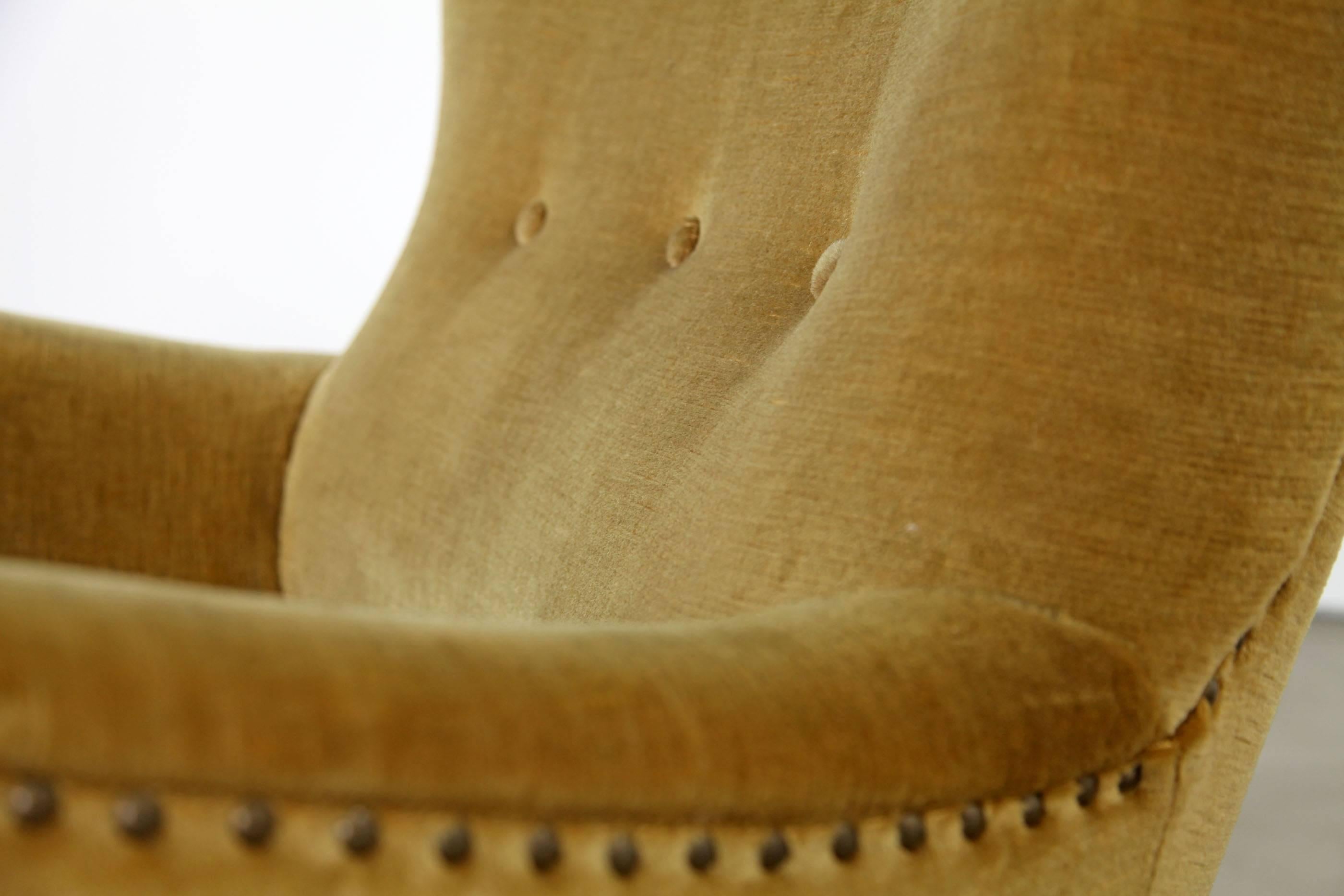 Curved Lounge Chair from the 1940s in the Manner of Otto Schulz (Moderne der Mitte des Jahrhunderts) im Angebot