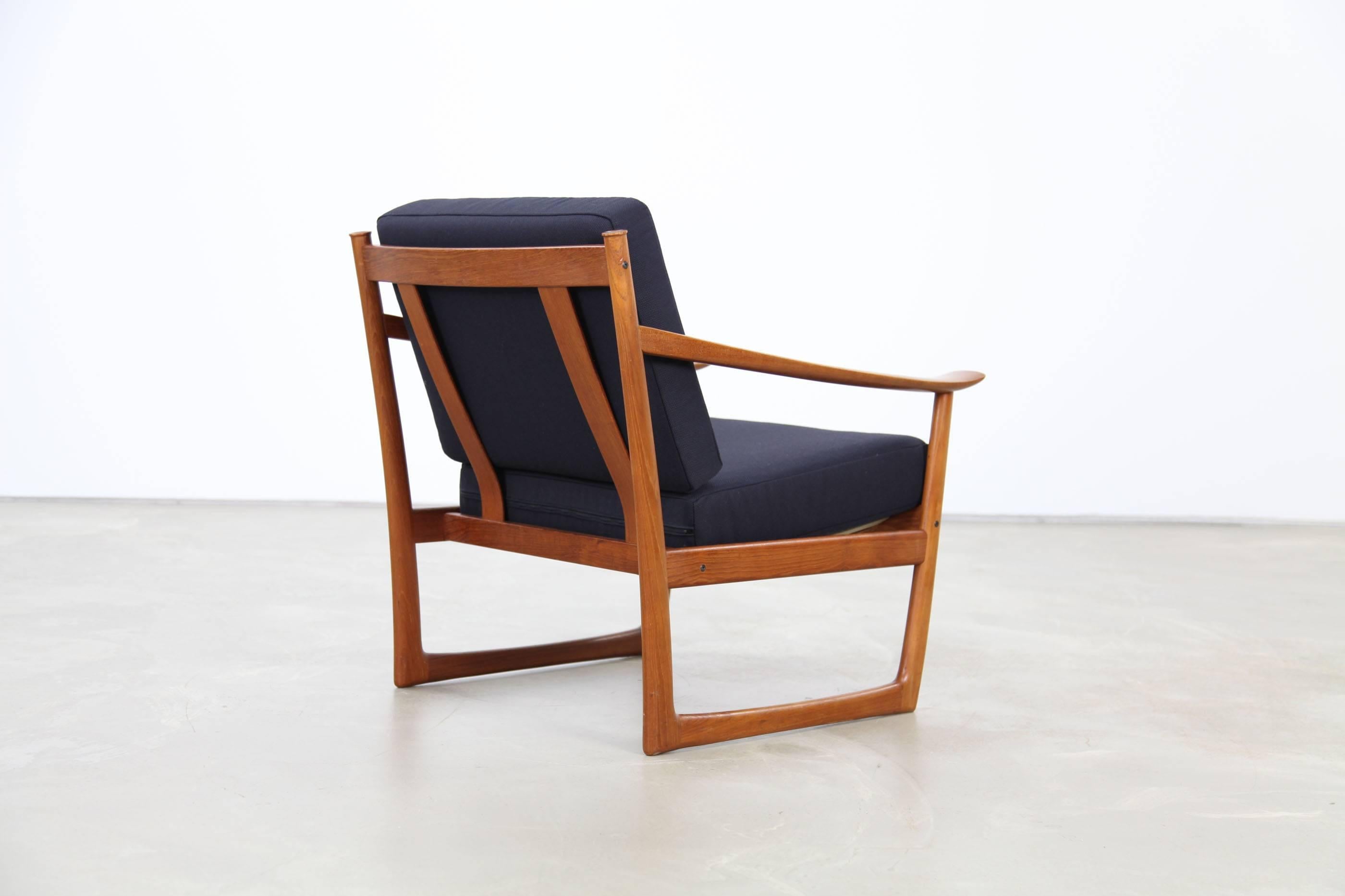 Scandinavian Modern One Easy Chair by Peter Hvidt & Orla Mølgaard Nielsen for France and Søn