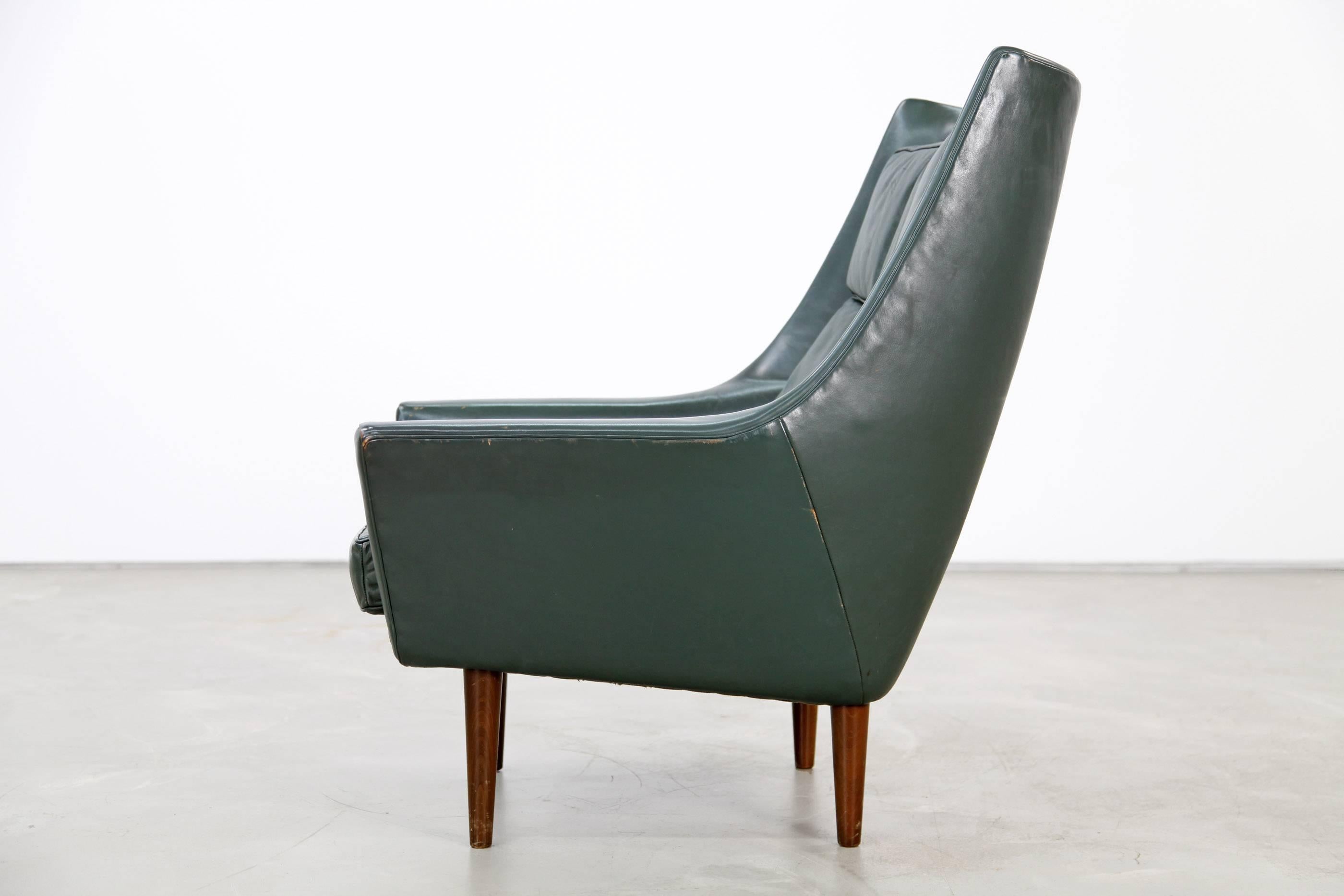 Two Danish Lounge Chairs Hans Olsen Attributed with Dark-Green Original Leather In Good Condition For Sale In Munster, NRW