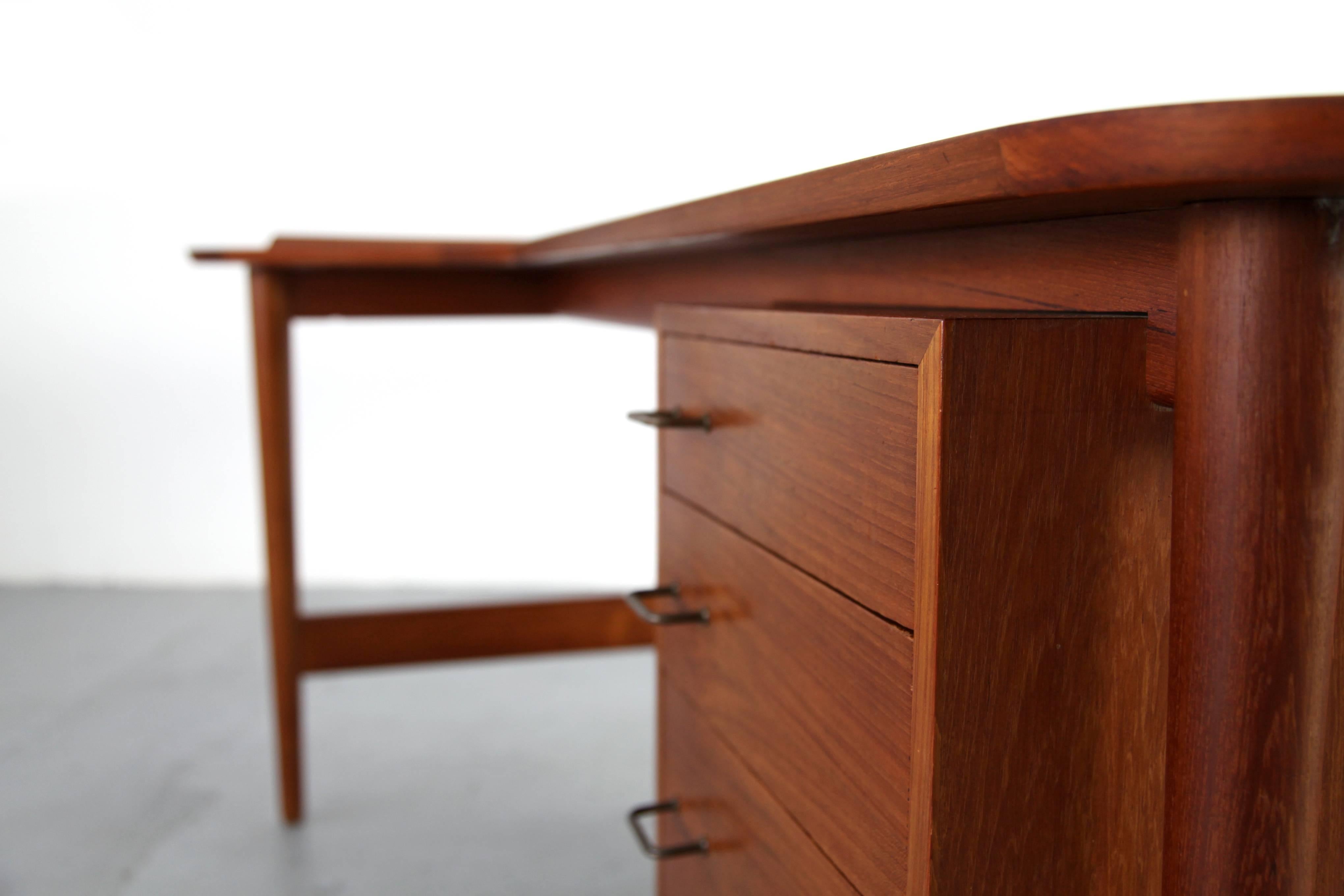 Teak Desk by Arne Vodder for Bovirke, Denmark, Model BO85 In Excellent Condition For Sale In Munster, NRW