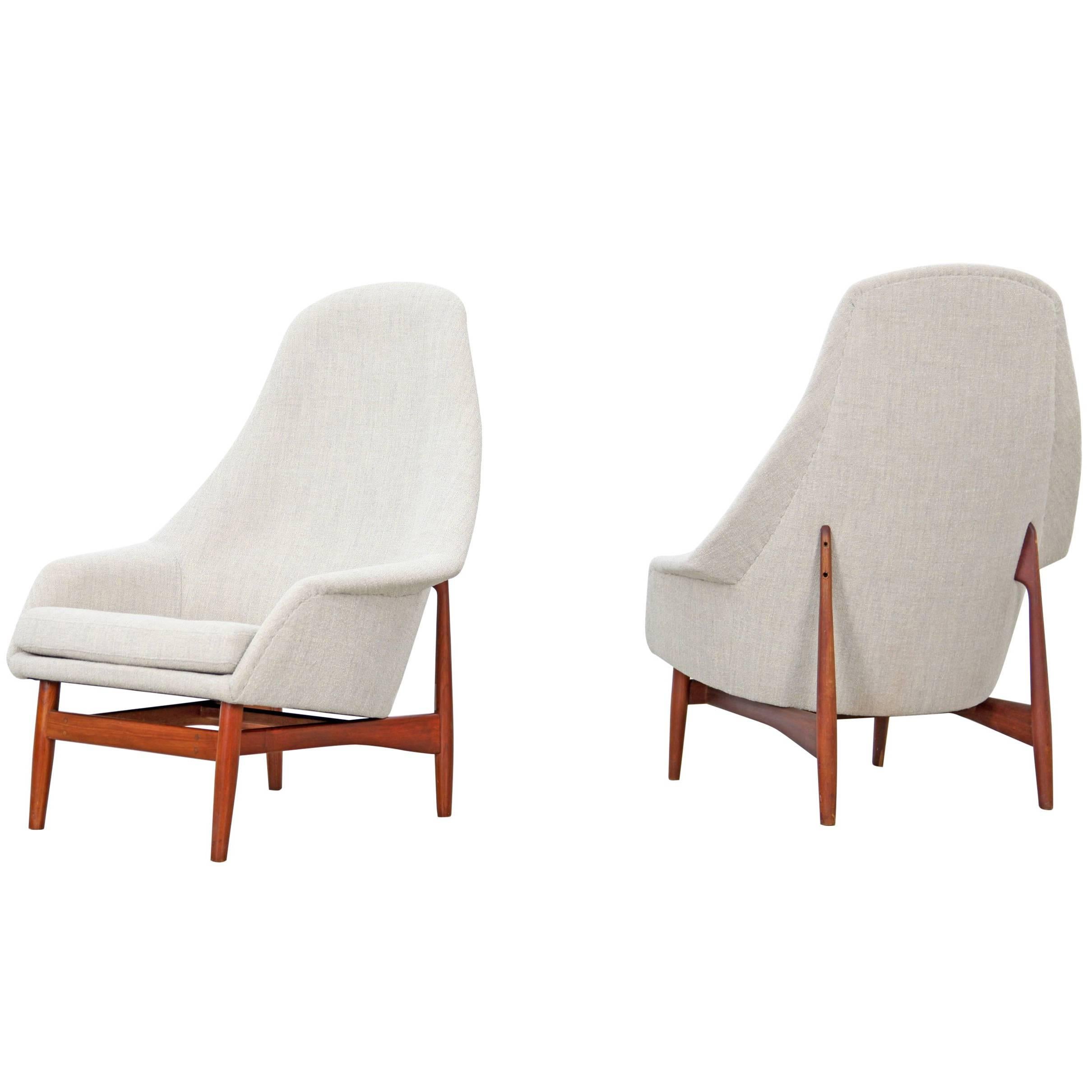 Set of Two High Back Lounge Chairs by Ib Kofod-Larsen, 1957 For Sale