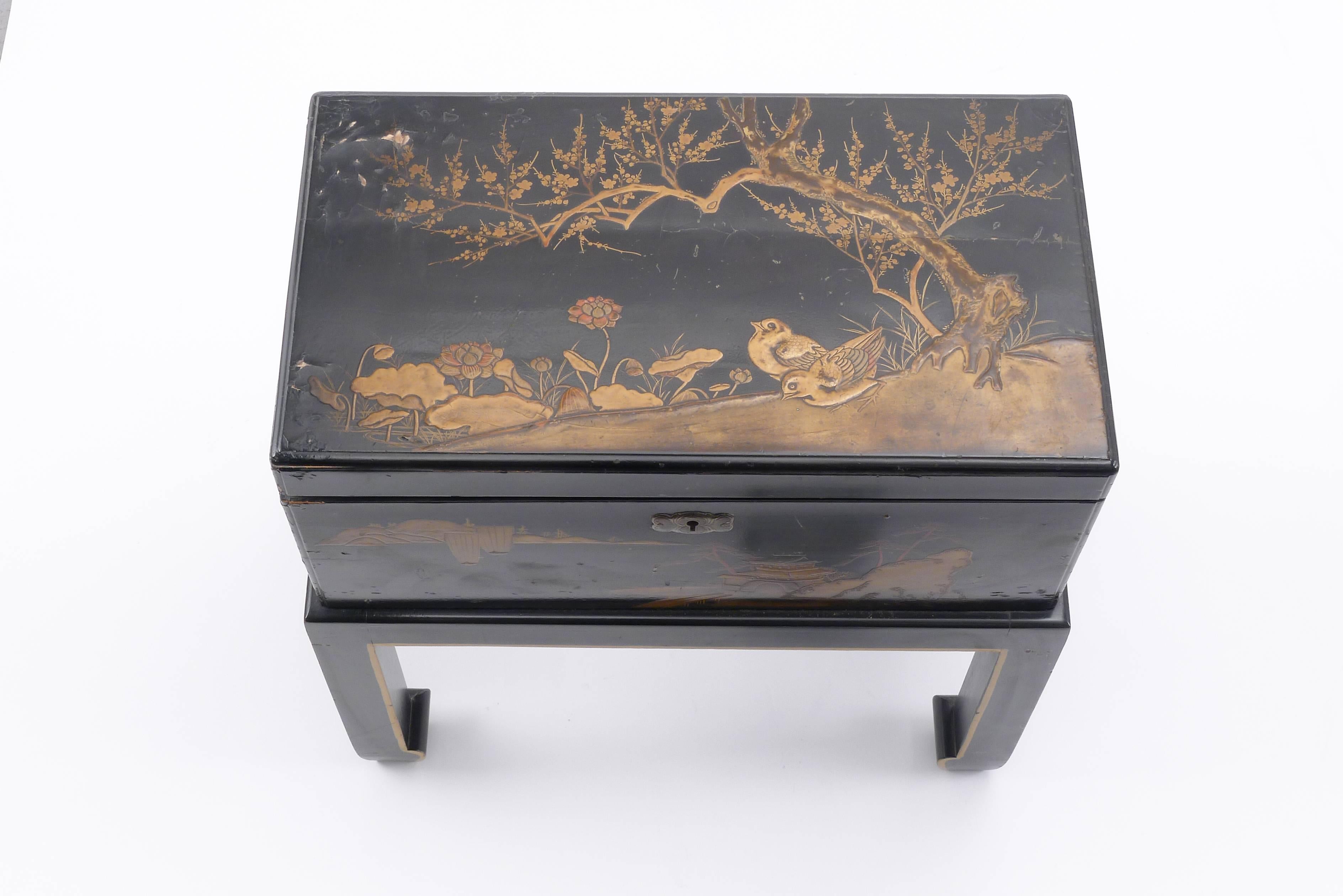 Japonisme Japanese Lacquered Lap Desk on Stand For Sale