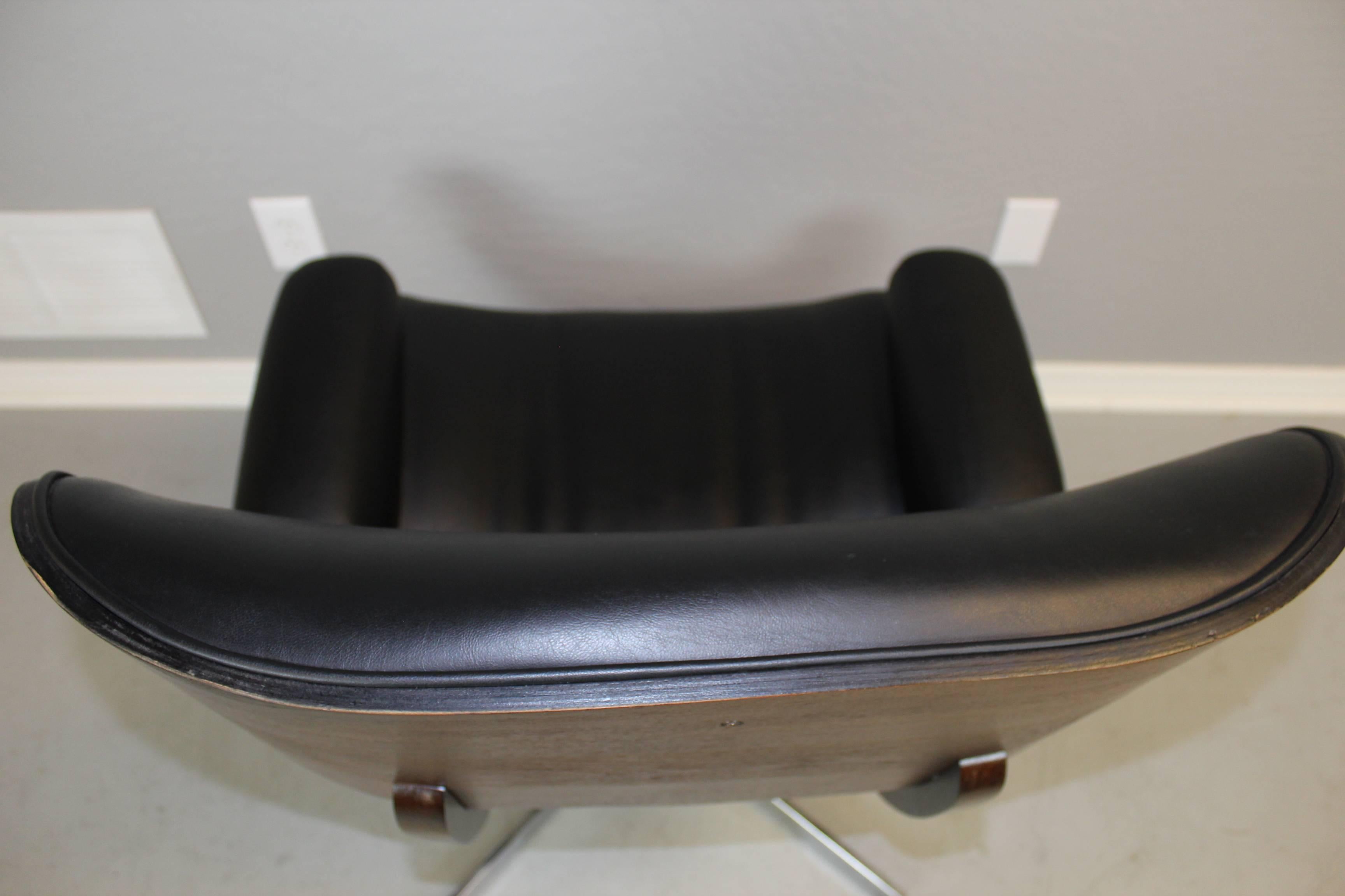 Late 20th Century George Mulhauser for Plycraft Black Leather Lounge Chair and Ottoman