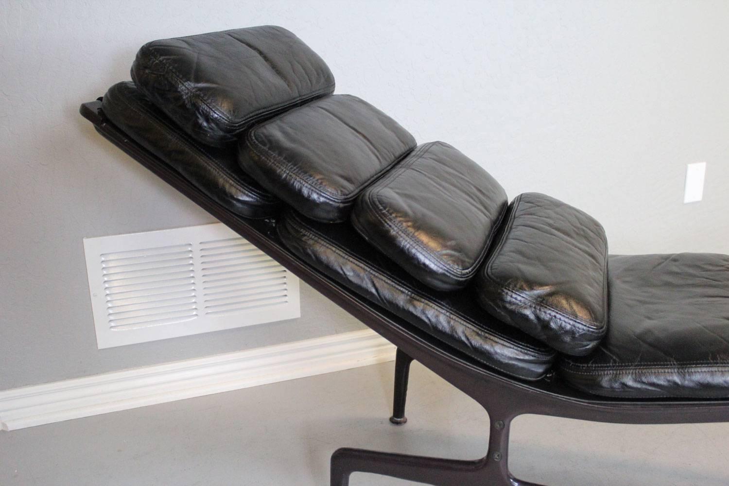 American Billy Wilder Chaise Lounge by Charles and Ray Eames