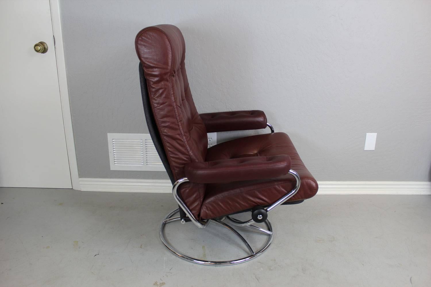 Scandinavian Modern Ekornes Lounge Chair and Ottoman