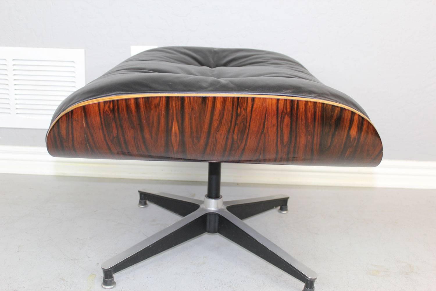 Eames Rosewood 670 Lounge Chair and 671 Ottoman in Black Leather 3
