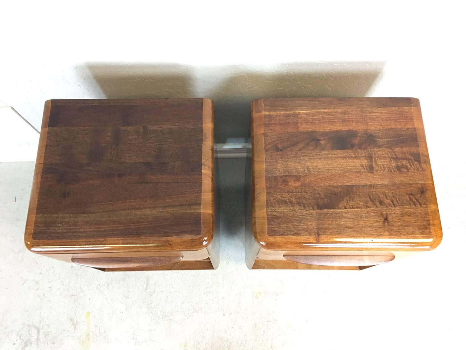 Mid-Century Modern Bissman Nightstand Pair in Walnut