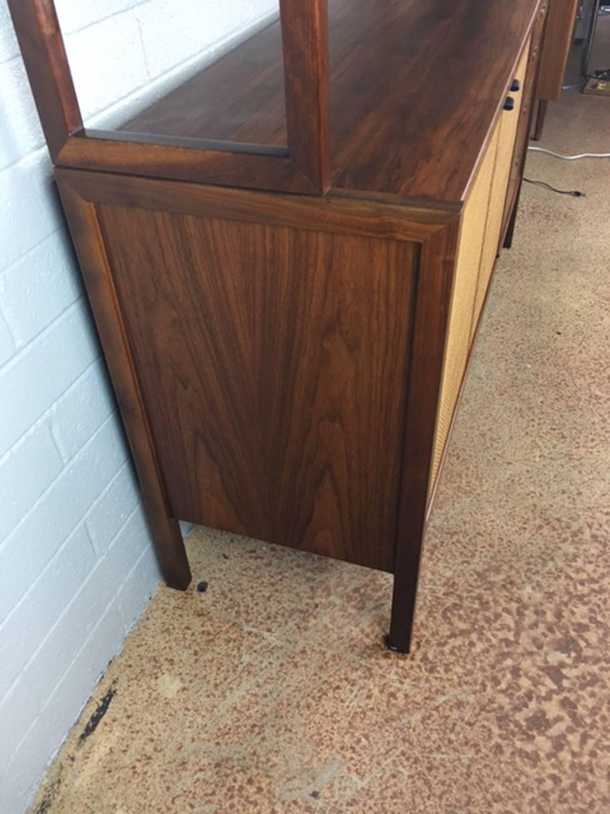 Florence Knoll Credenza Hutch In Excellent Condition In Phoenix, AZ