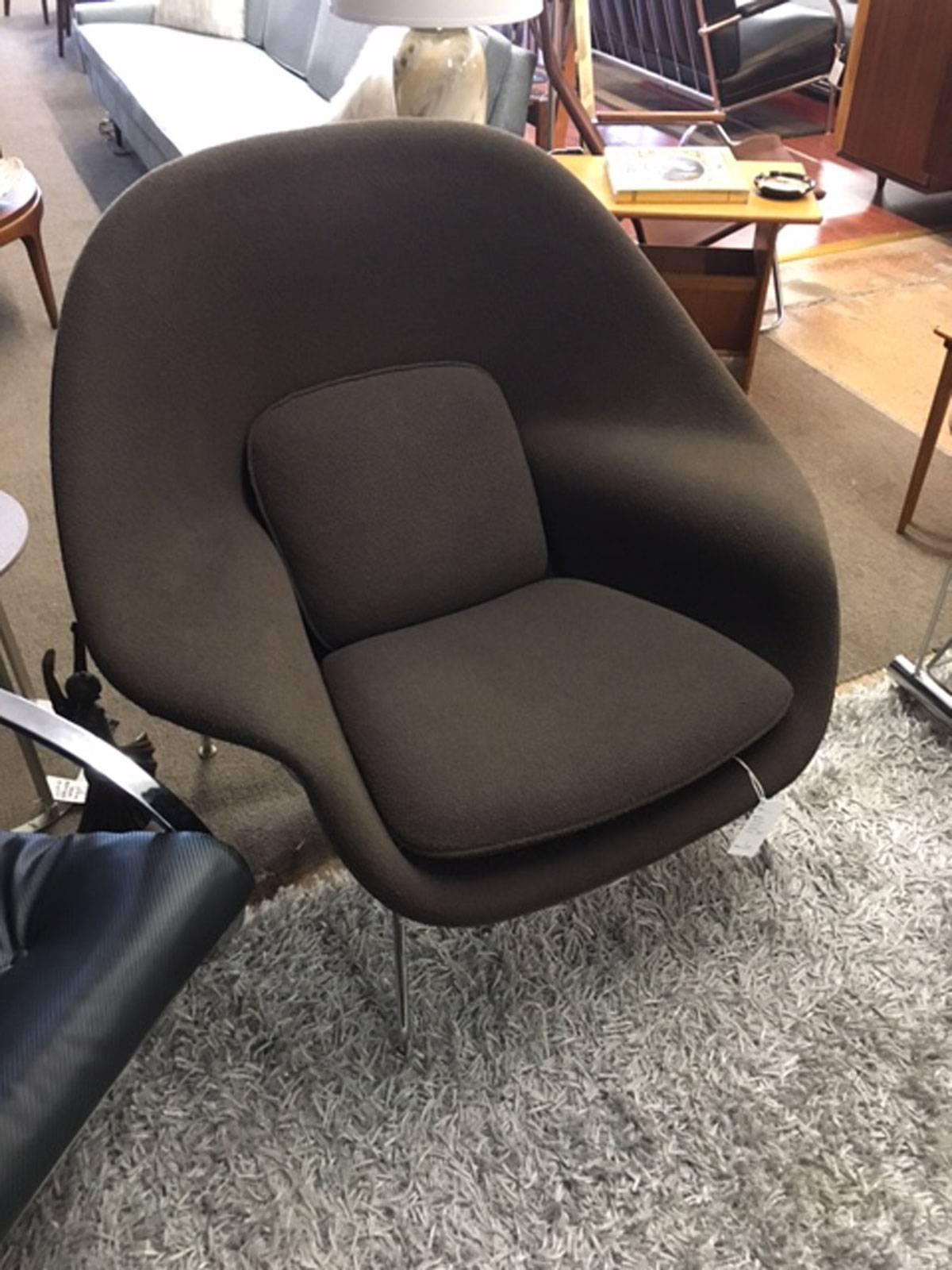 Eero Saarinen Womb Chair by Knoll - 1 Available  1