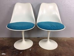 Eero Saarinen Tulip Dining Chair Set by Knoll