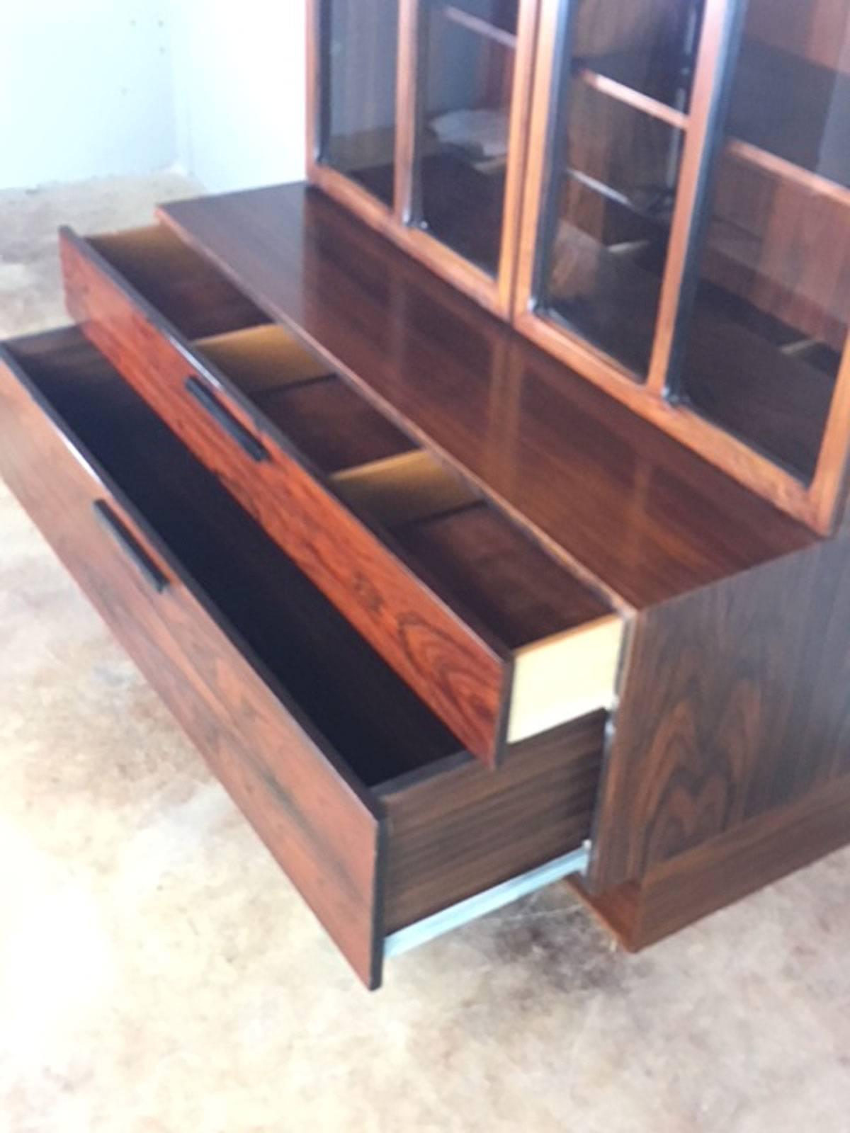 Arne Vodder Rosewood Hutch Cabinet  In Excellent Condition For Sale In Phoenix, AZ