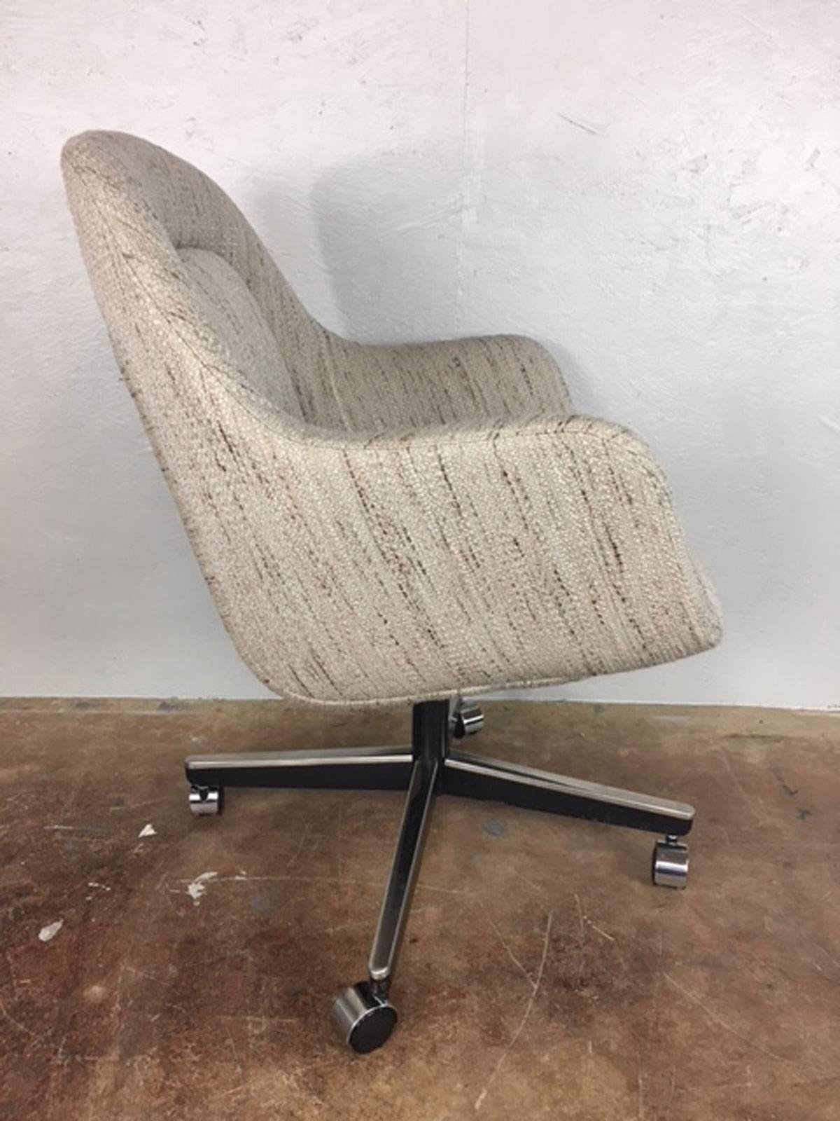 Max Pearson Dining Chairs for Knoll In Excellent Condition For Sale In Phoenix, AZ