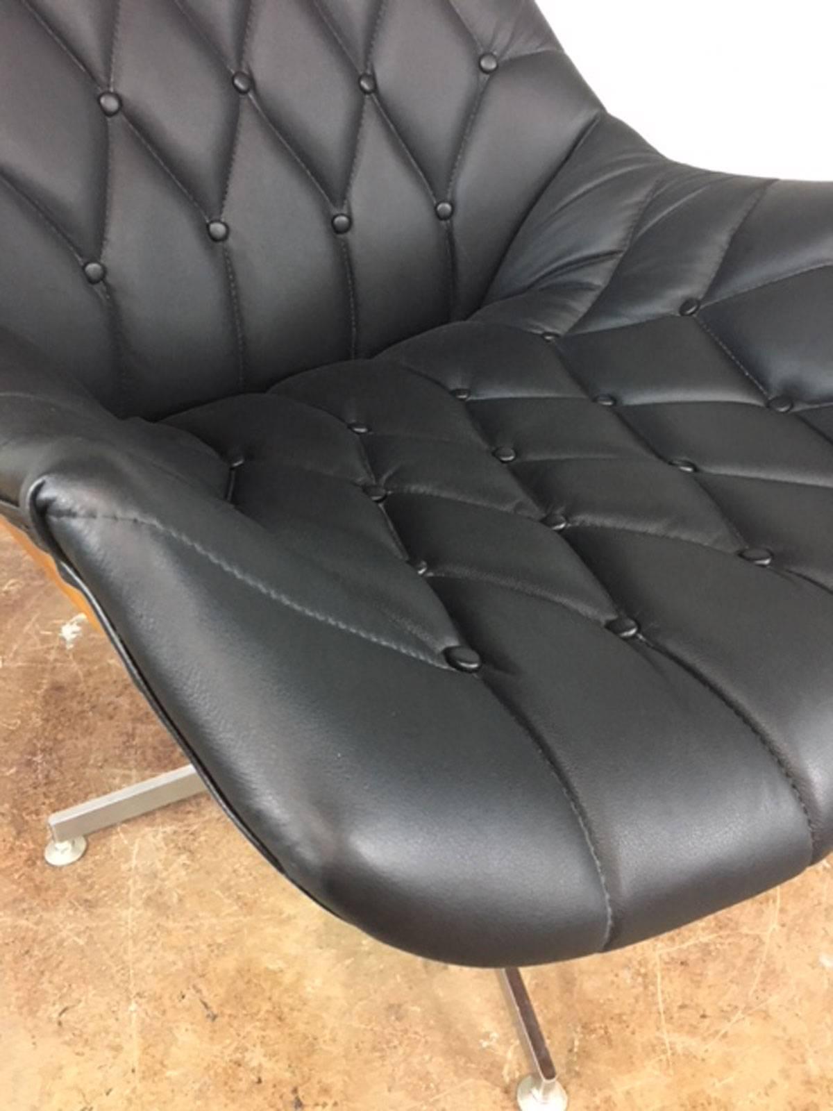 American Unique Walnut Encased and Leather Diamond Lounge Chair For Sale