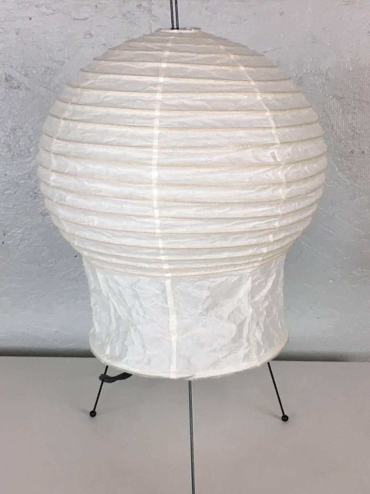 Japanese Isamu Noguchi Akari Series Table Lamp