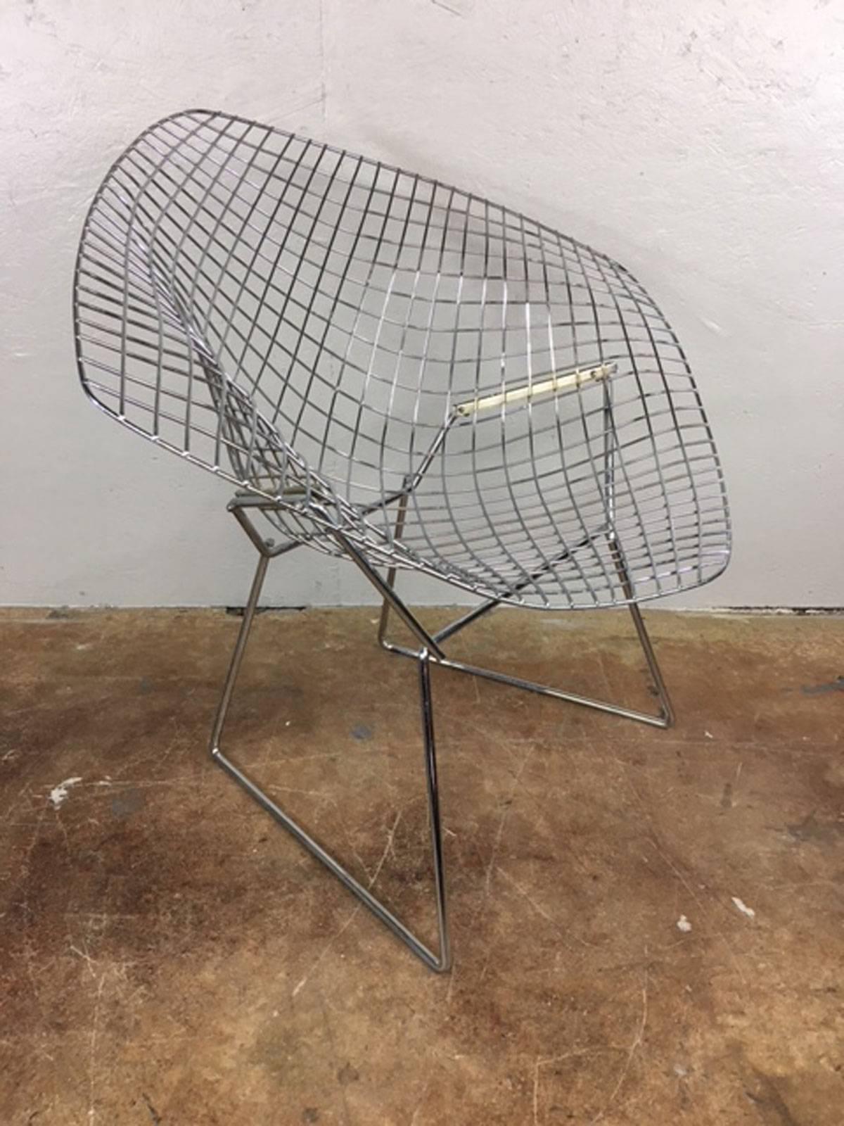Mid-Century Modern Bertoia Diamond Chair by Knoll International For Sale