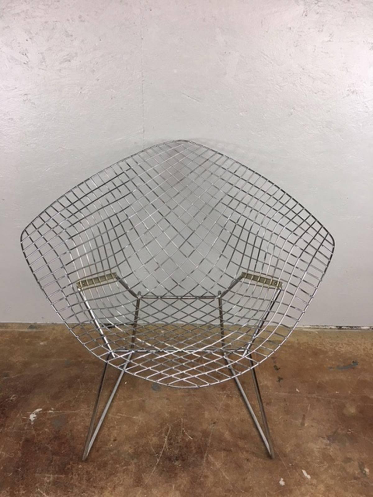 Bertoia Diamond Chair by Knoll International In Excellent Condition For Sale In Phoenix, AZ