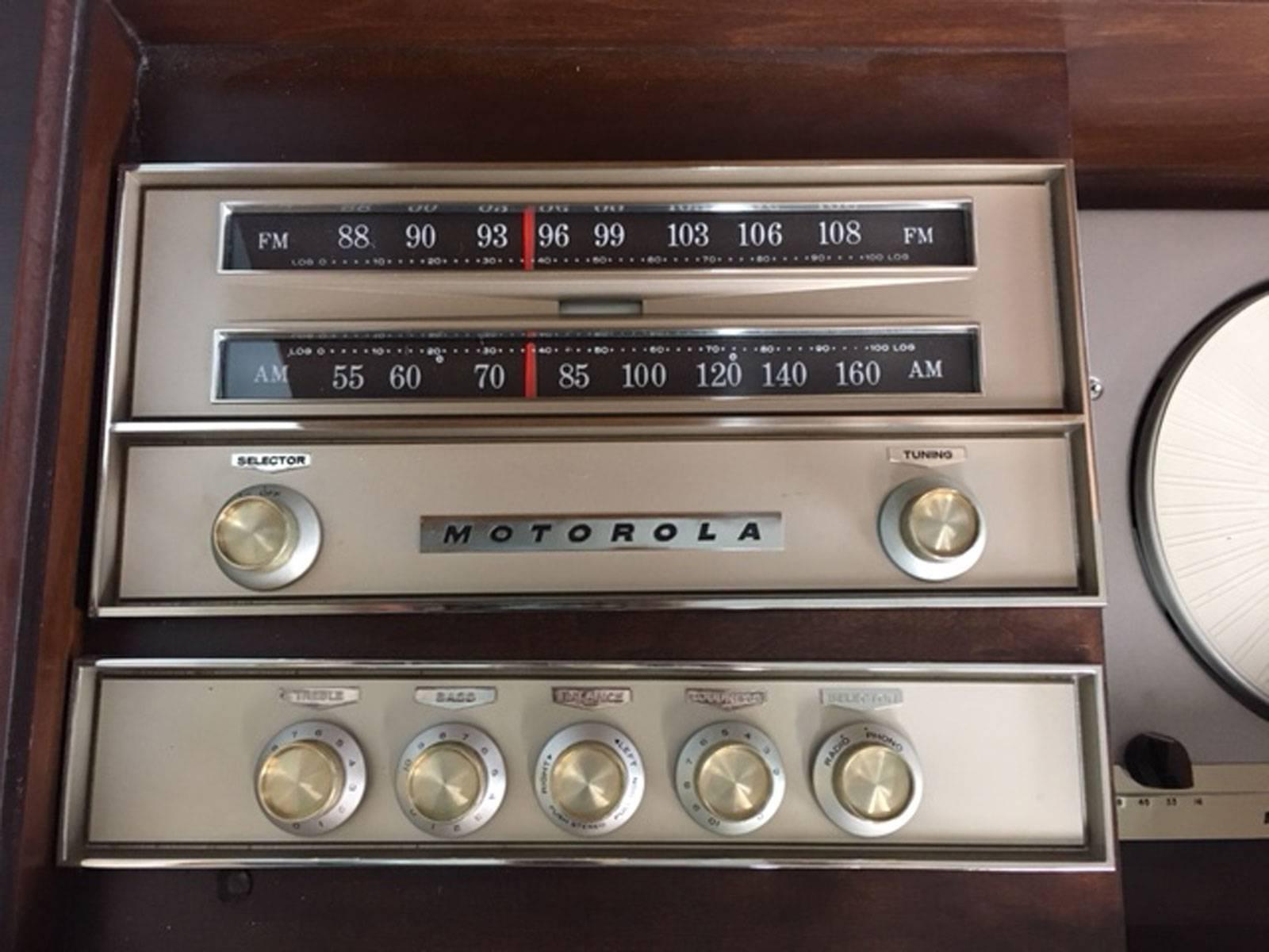 Motorola 3 Channel Stereophonic High Fidelity Stereo Console In Good Condition In Phoenix, AZ