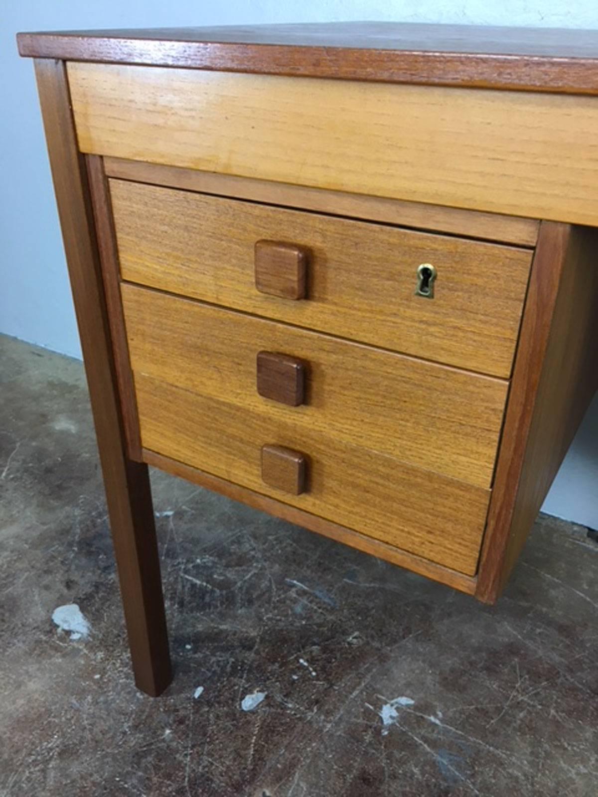 Teak Desk with Six Drawers In Excellent Condition In Phoenix, AZ