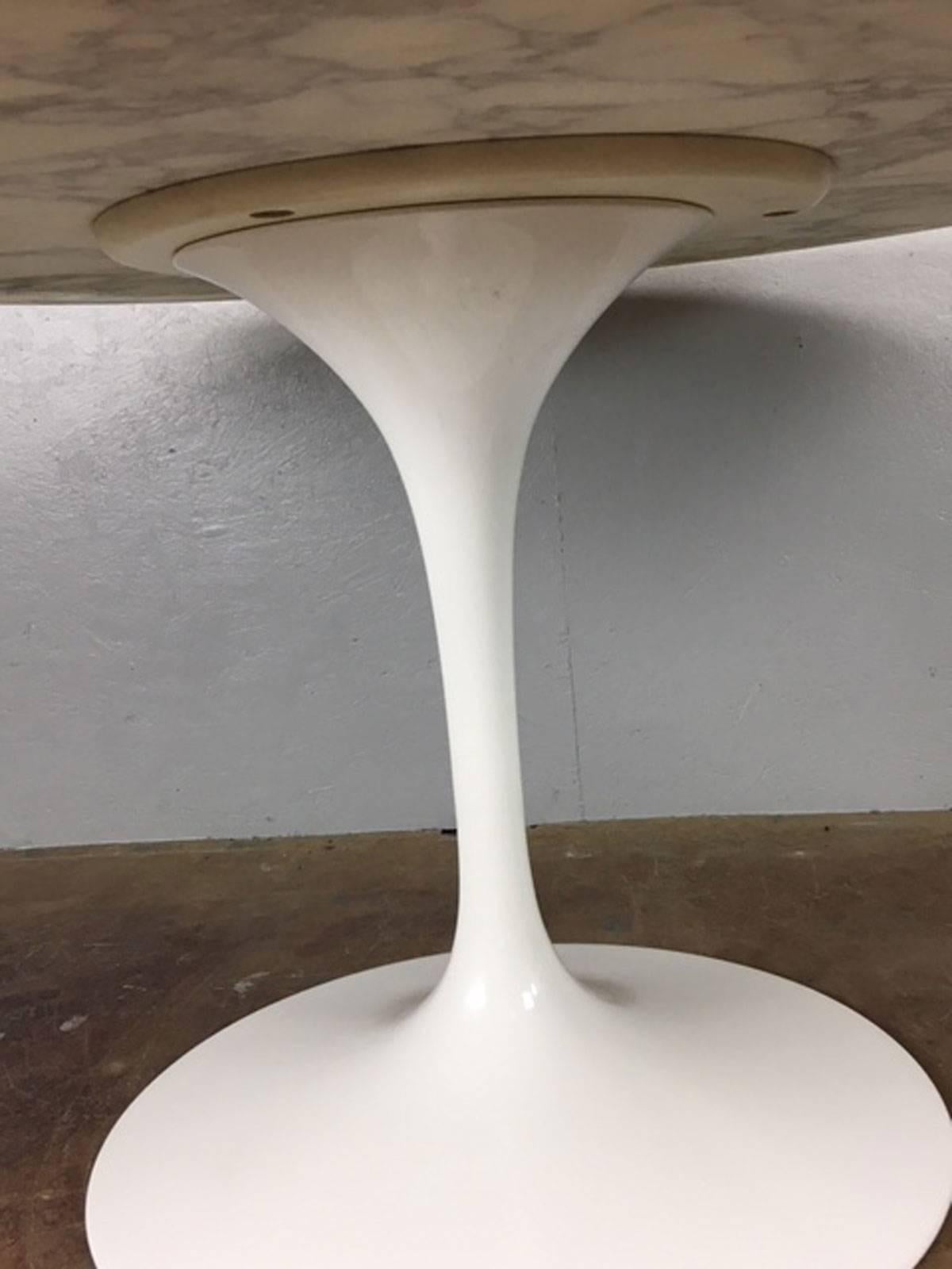 Mid-Century Modern Eero Saarinen Tulip Base Marble-Top Dining Table for Knoll