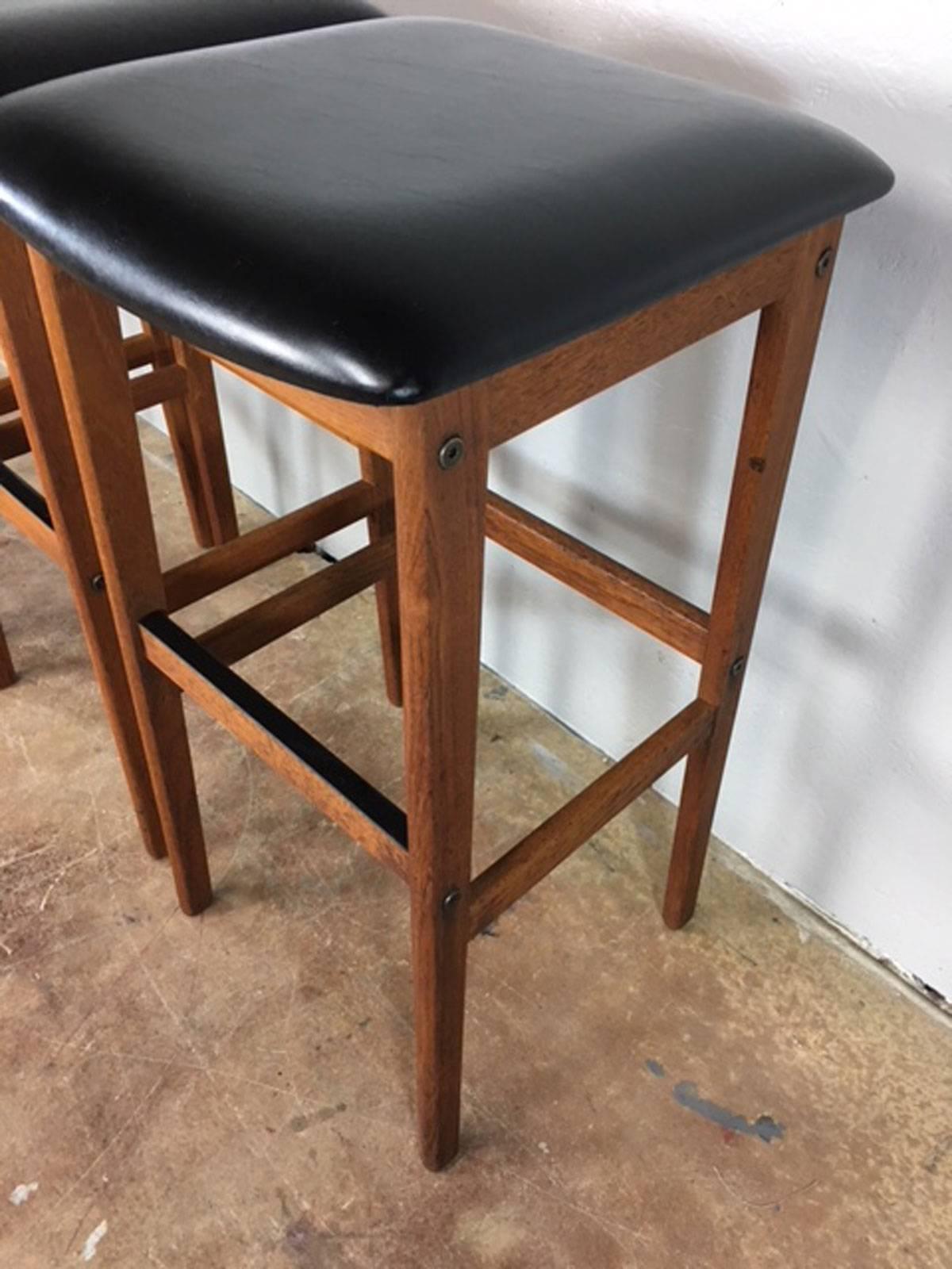 Danish Trio Set of Walnut and Leather Bar Stools In Good Condition In Phoenix, AZ