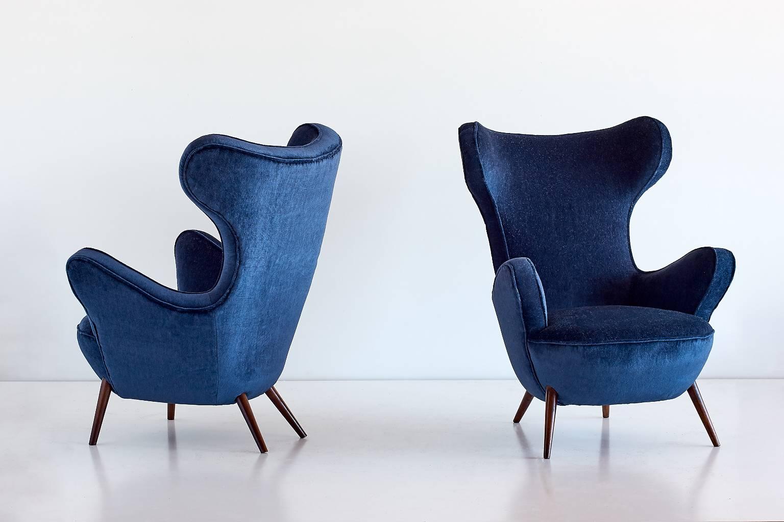 Pair of Paolo Malchiodi Armchairs in Blue Velvet, 1940s 1