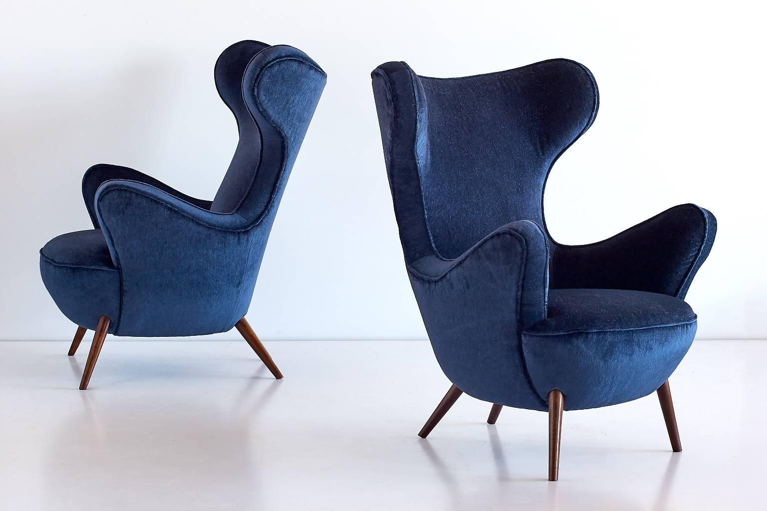 Pair of Paolo Malchiodi Armchairs in Blue Velvet, 1940s 2