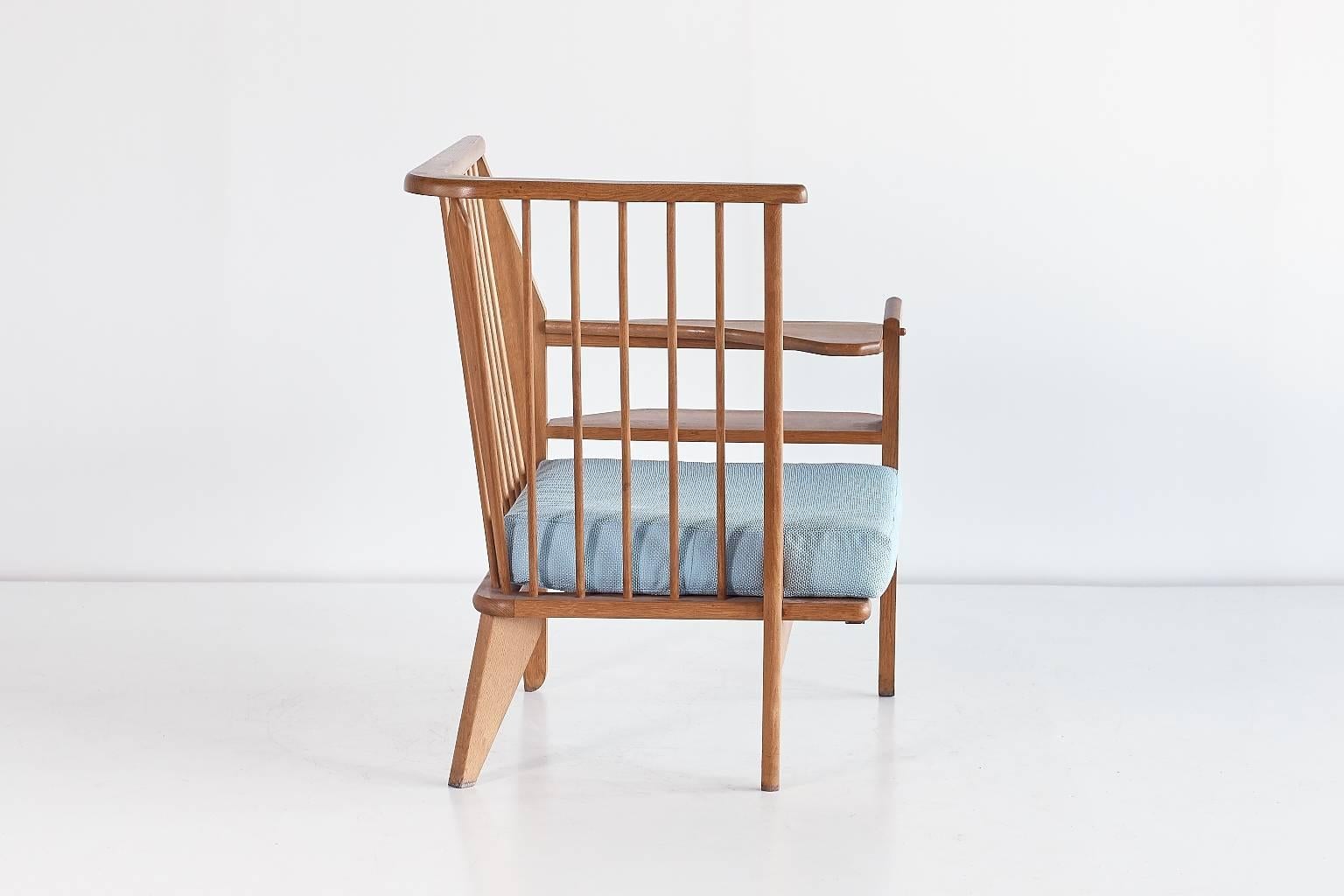 French Guillerme & Chambron Corner Chair in Solid Oak