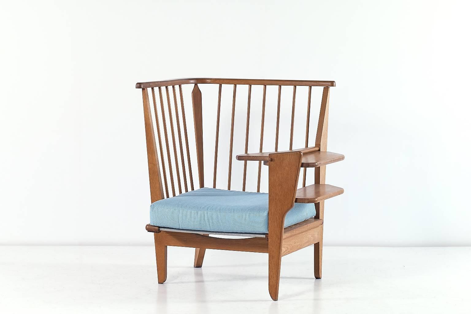 Guillerme & Chambron Corner Chair in Solid Oak 1