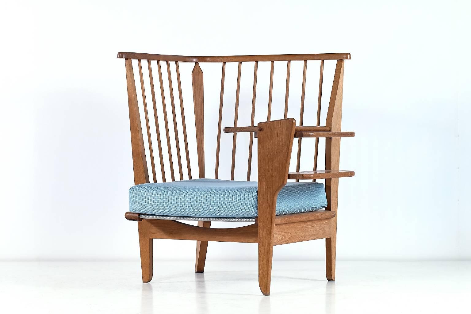 Guillerme & Chambron Corner Chair in Solid Oak 2