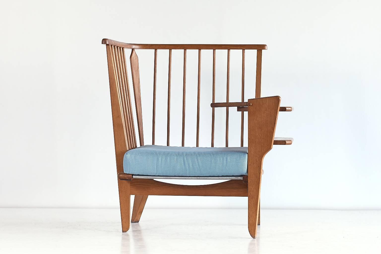 Mid-Century Modern Guillerme & Chambron Corner Chair in Solid Oak