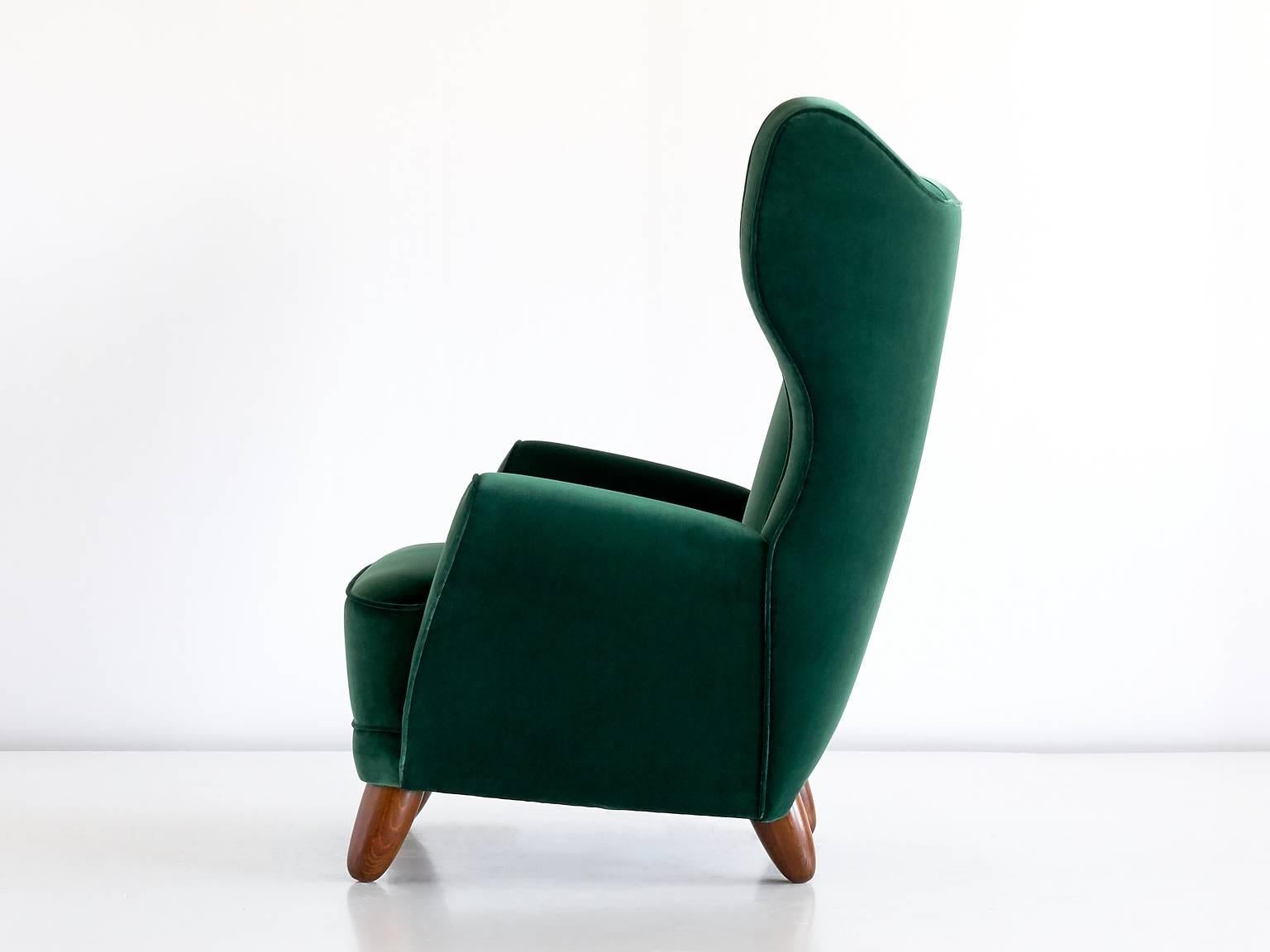 Velvet Exceptional 1940s Wingback Chair Attributed to Guglielmo Ulrich