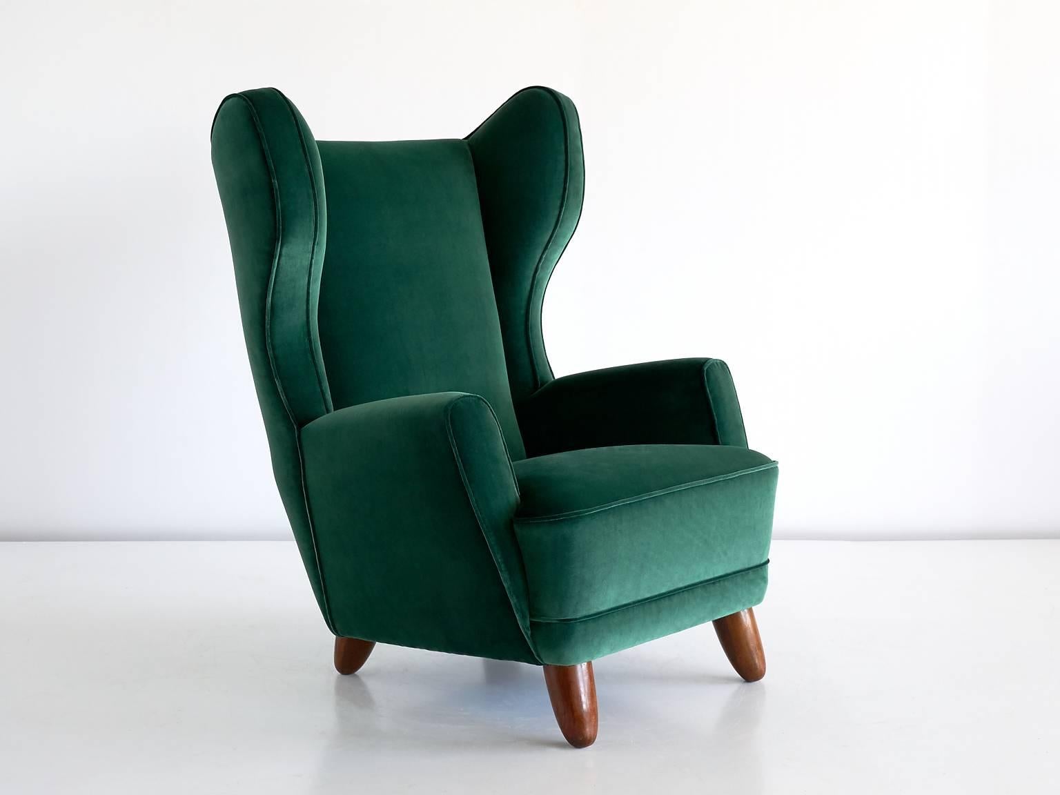 Exceptional 1940s Wingback Chair Attributed to Guglielmo Ulrich 2