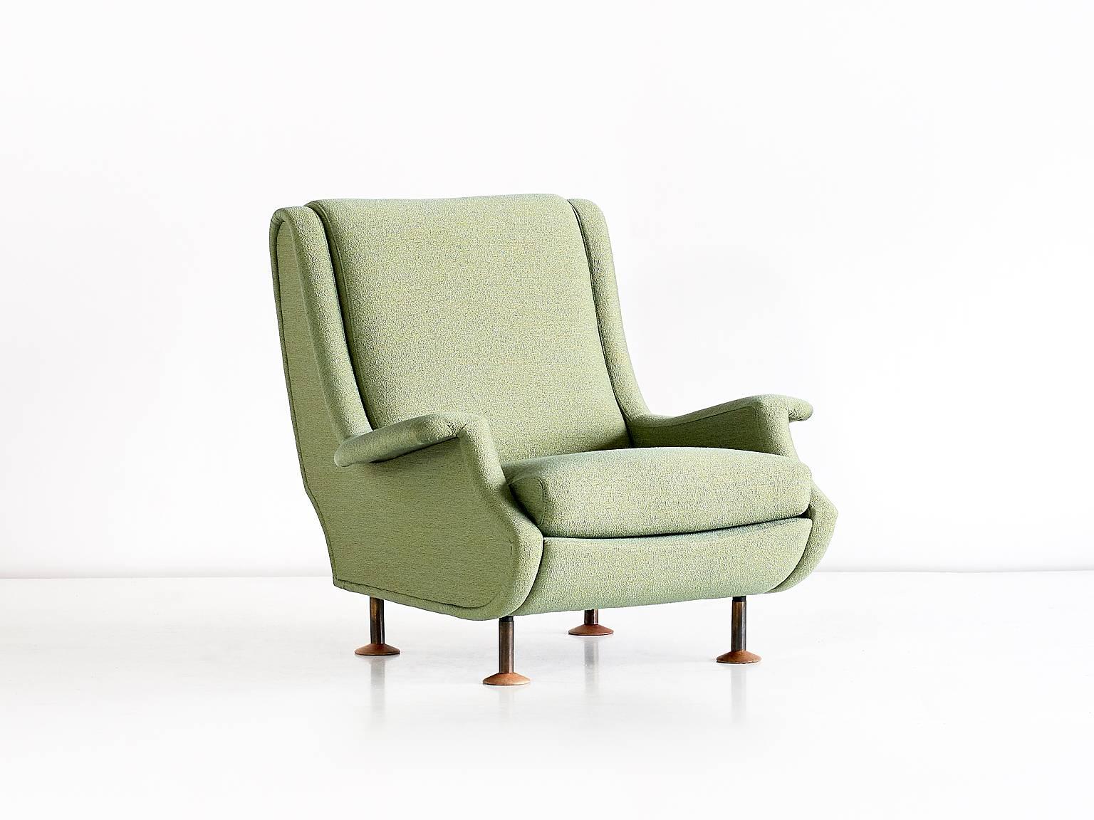 This very comfortable 'Regent' armchair was designed by Marco Zanuso and produced by Arflex in the 1960s. The lounge chair has been fully reconditioned and professionally re-upholstered in a golden green Rubelli Tadao fabric. We can provide a sample