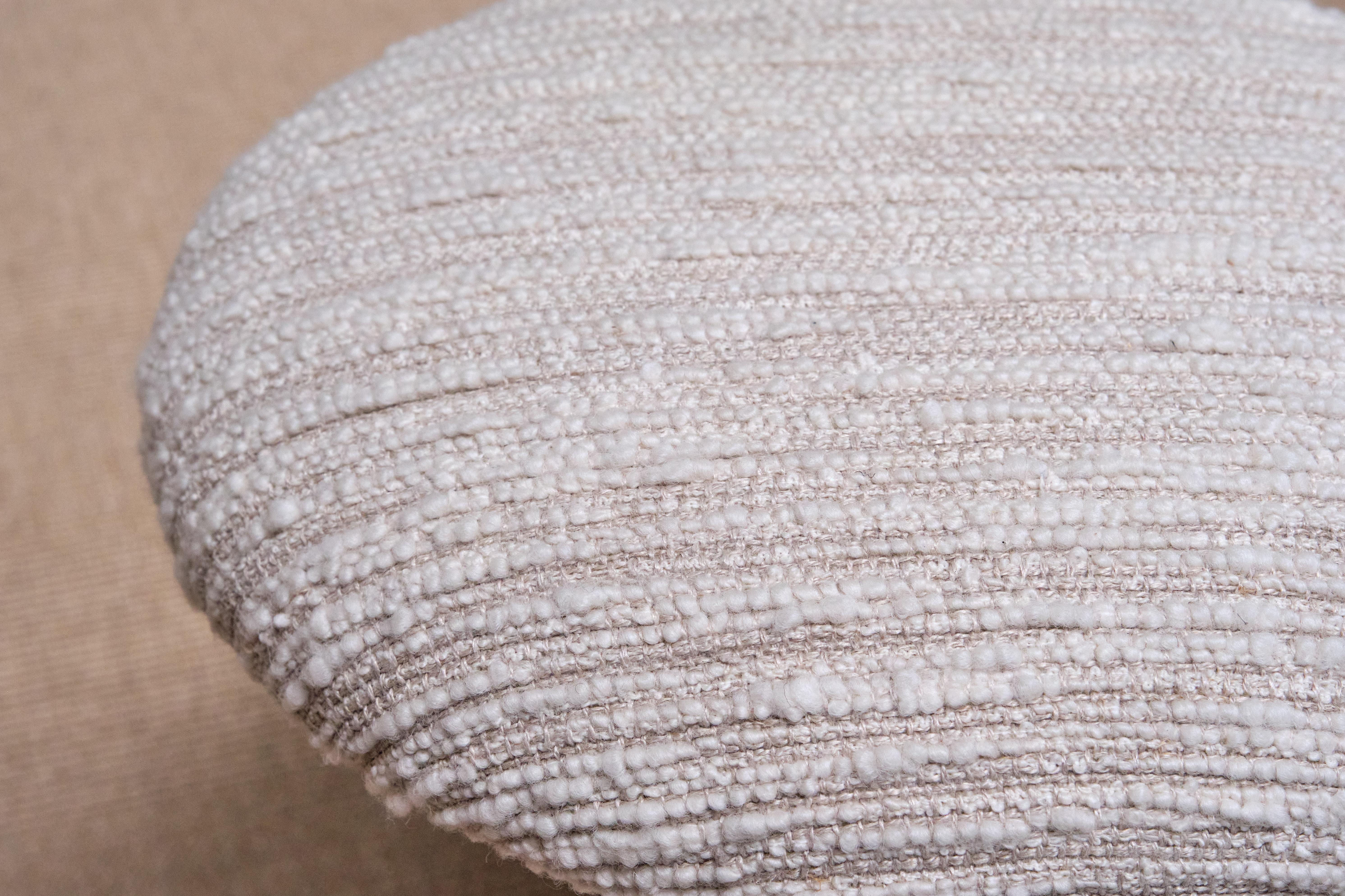 Tabouret moderne danois à trois pieds en teck massif et lelièvre bouclé, années 1950 en vente 3